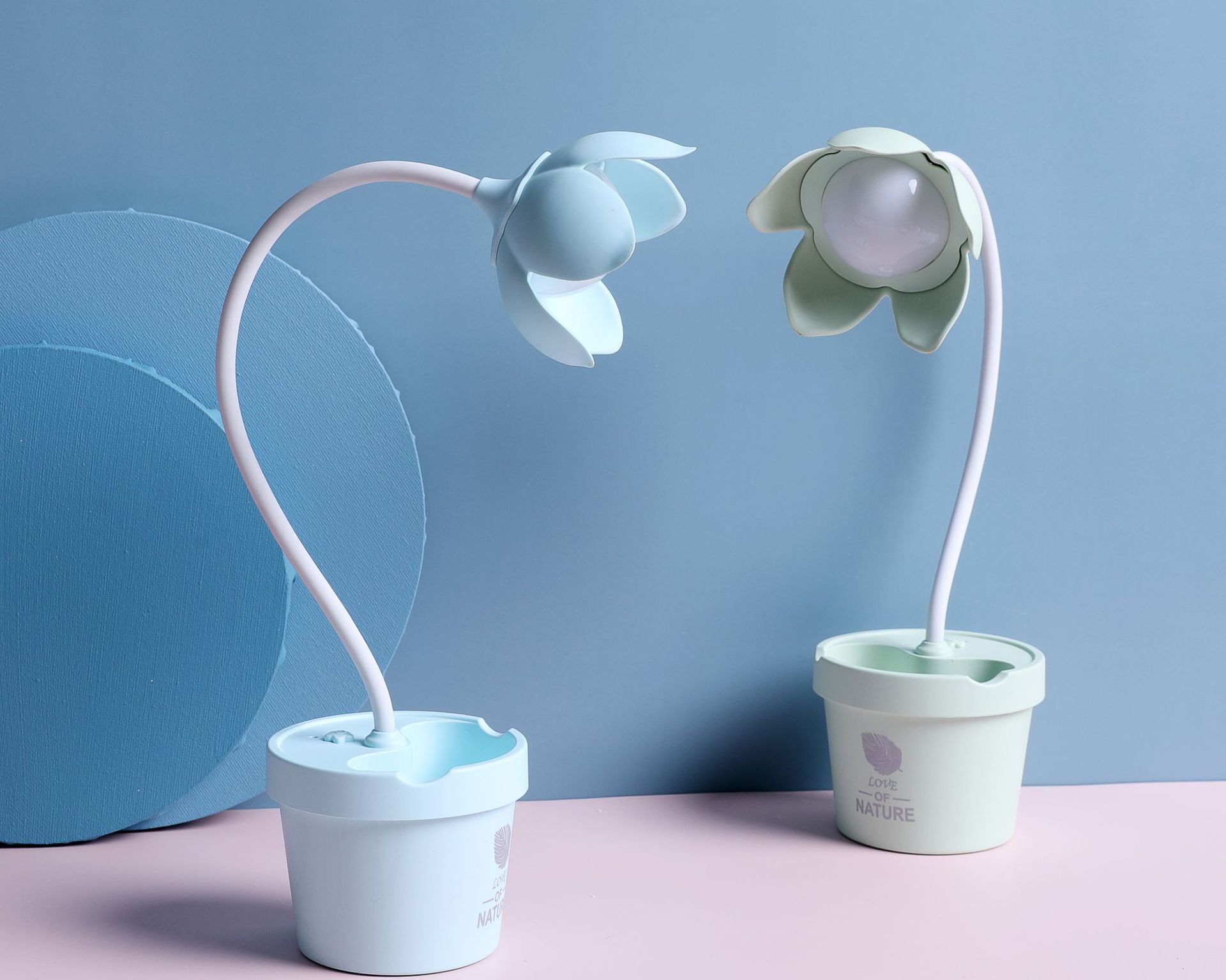 花朵笔筒小台灯