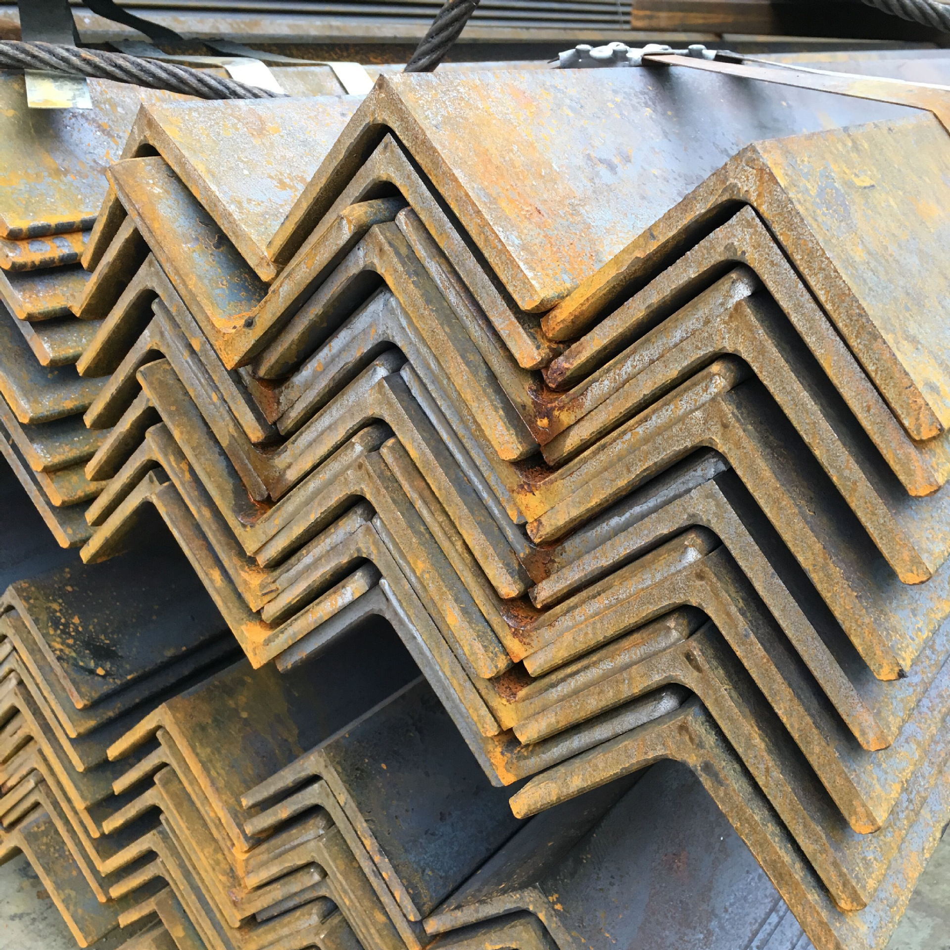 苏州昆山等边多孔三角钢镀锌角钢万能角铁规格齐全