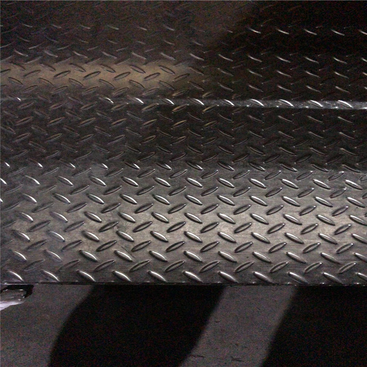 不锈钢鱼鳞板 不锈钢防滑板 规格齐全 批发零售 量大优惠