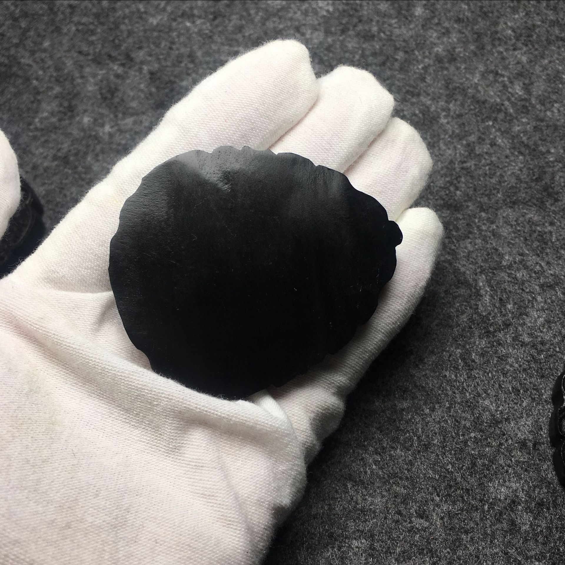 厂家供应可可西里羊角牌子吊坠观音度母如来纯黑不透