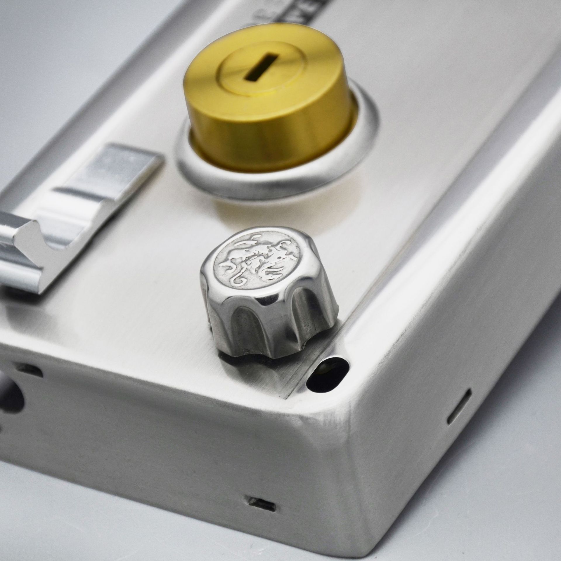 2厚不锈钢老式大门锁家用出租房防盗铁门锁 铜舌叶片外装门锁