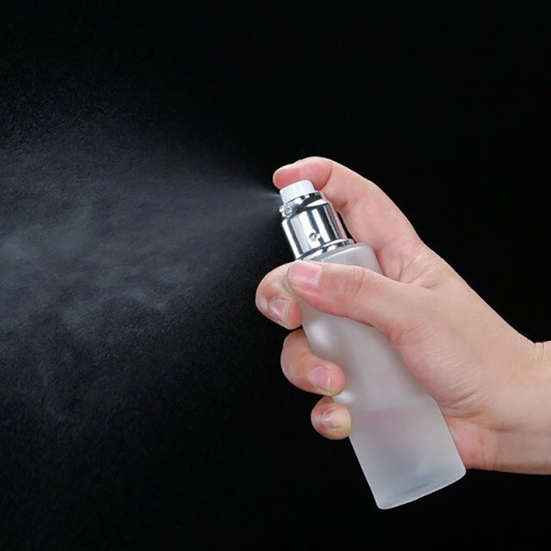 厂家批发30ml蒙砂玻璃乳液瓶 精华液分装瓶 配金色银色喷雾喷乳盖