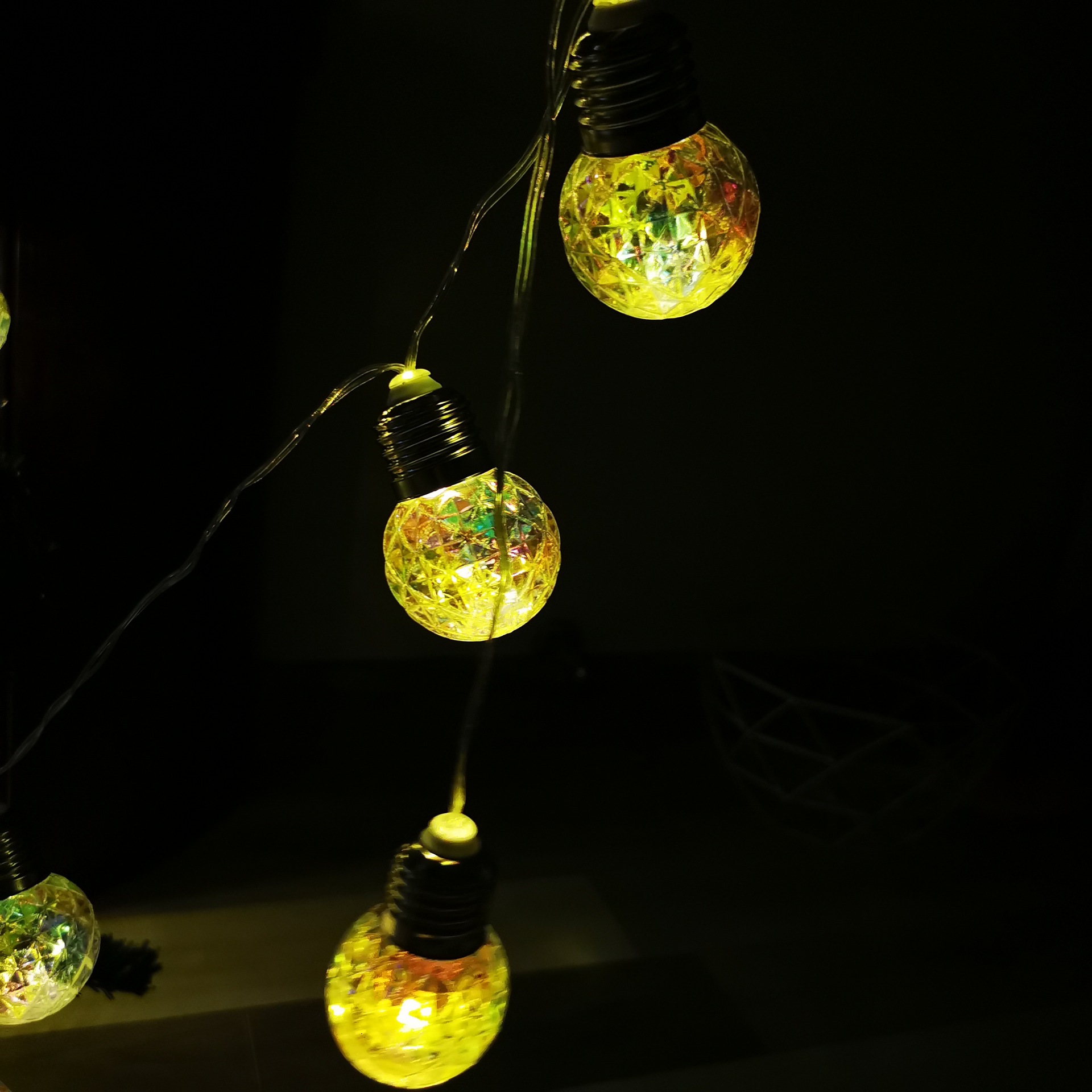 厂家直销新款led圣诞节灯串七彩灯泡螺帽彩灯节日房间室外装饰灯