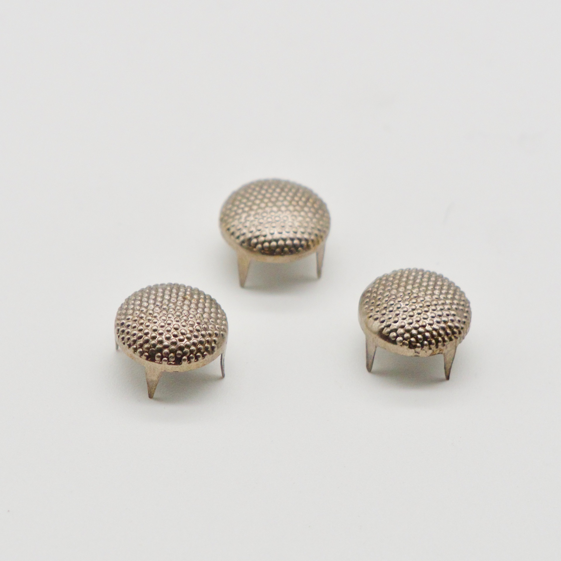 厂家直销菠萝珠 各种规格菠萝爪钉 铜铁服装辅料菠萝爪钉