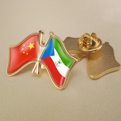 中国和赤道几内亚双面交叉友谊国旗徽章订制