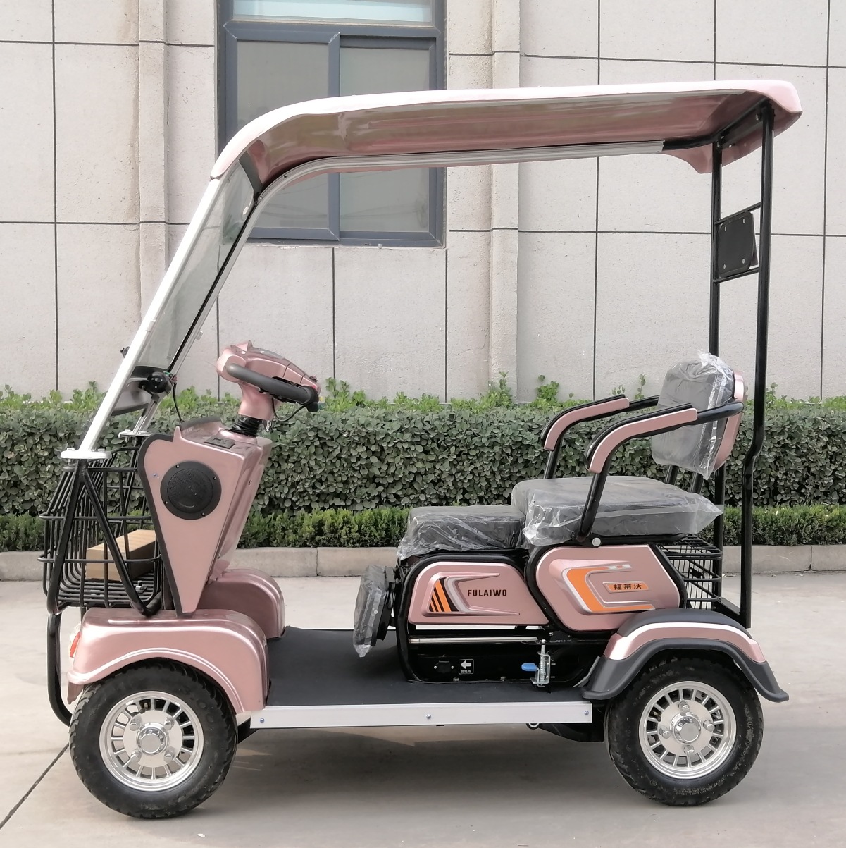 厂家直销小巴士电动四轮车带篷家用老人接孩子休闲车