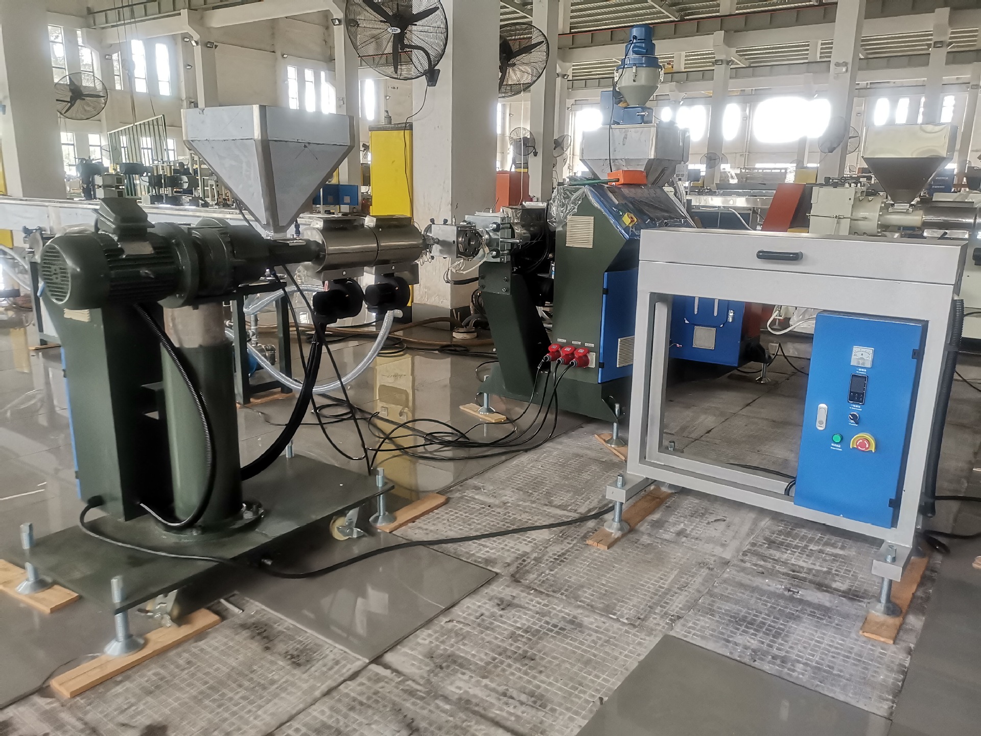 燿安供应pvc编织增强包纱软管机器高速精密包纱管生产线-阿里巴巴