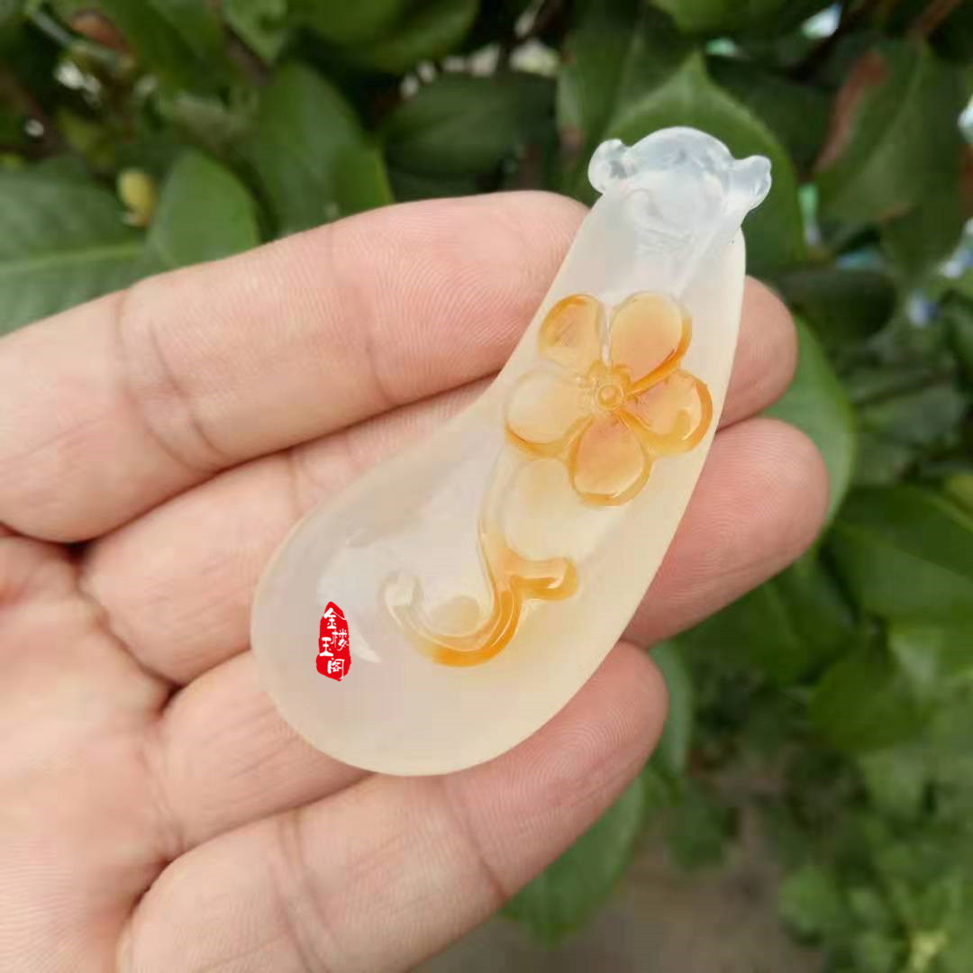 精美油腻珠宝玉髓吊坠玛瑙福瓜挂件 俏色 梅花玛瑙玉佩厂家批发