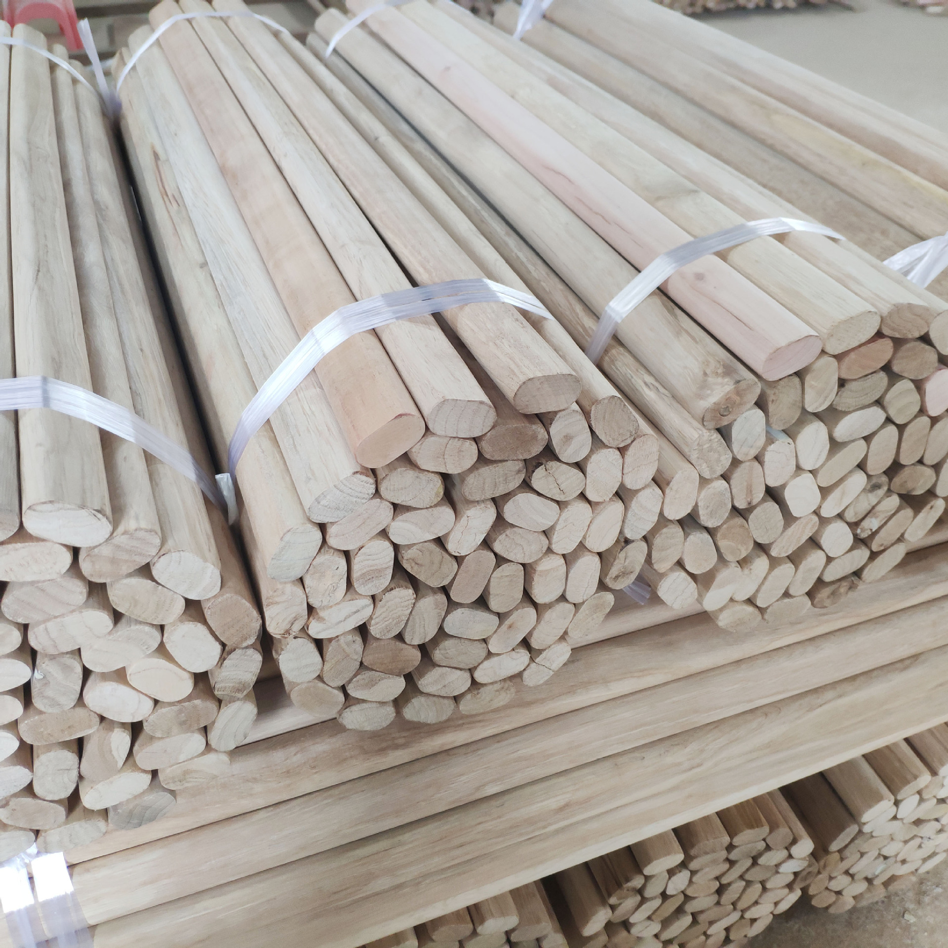 香樟木挂衣杆 木扁棍 衣柜衣杆 晾衣棍 木制品 可定制 厂价直销