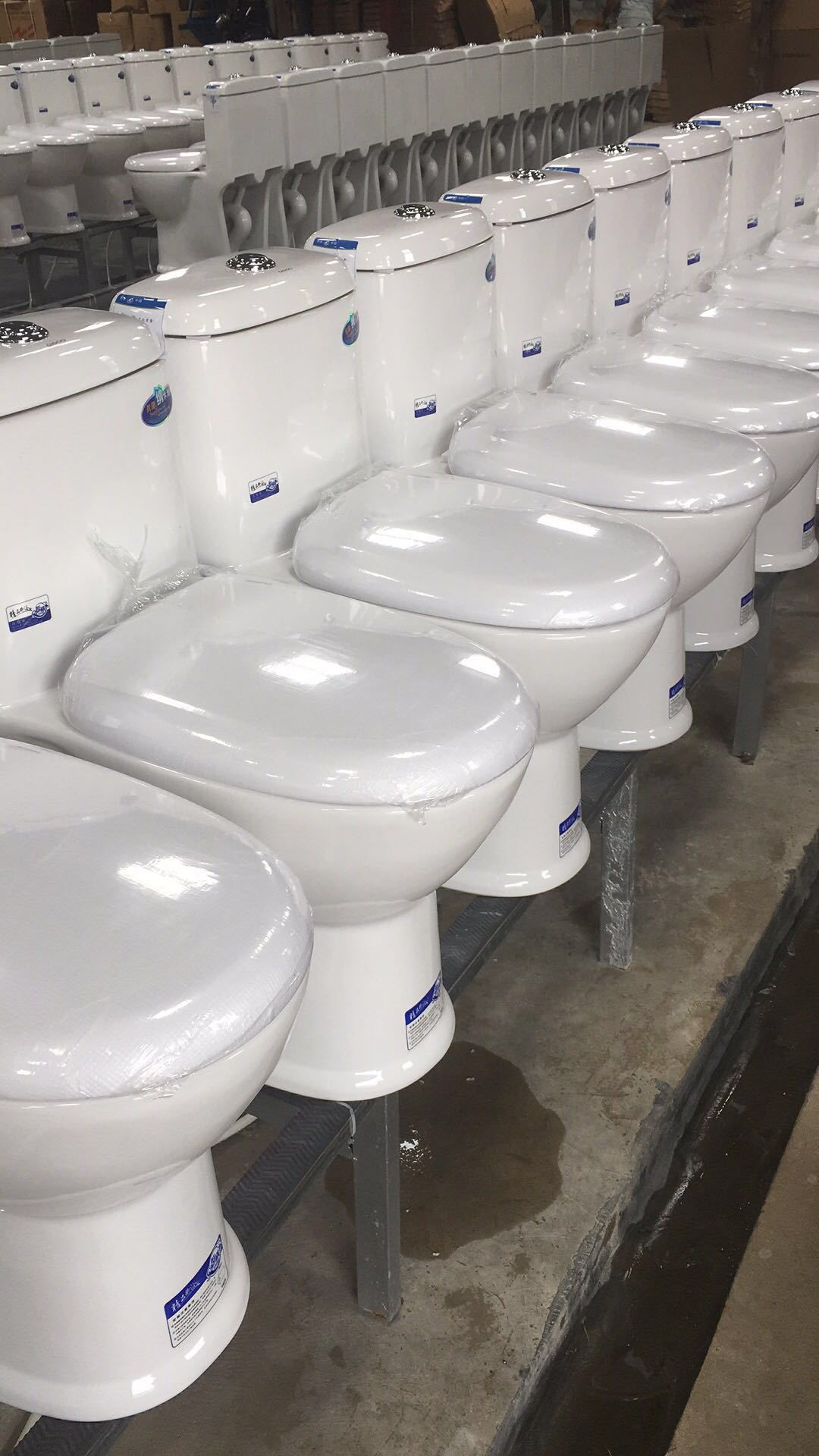 迷你卫生间抽水马桶批发 虹吸式地排式酒店工程连体省水抽水马桶