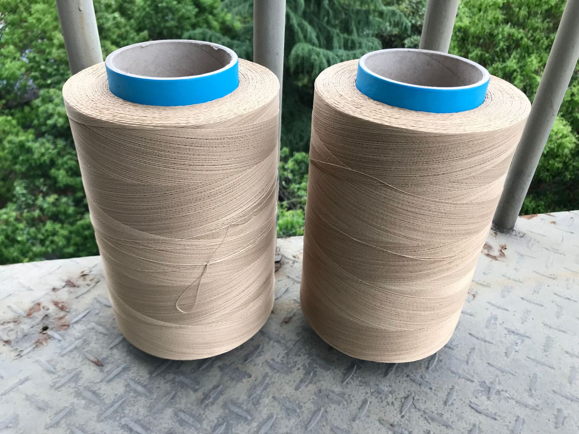 耐600度高温玻璃纤维线耐酸碱四氟涂层玻纤线耐高温阻燃缝纫线