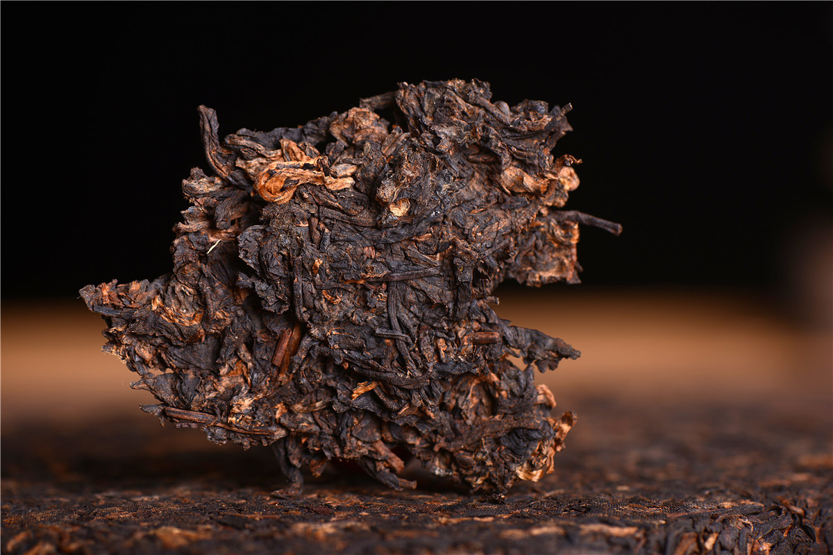 云南普洱茶 经典勐海金芽易武熟茶云南普洱七子饼 357g 贴牌 定制