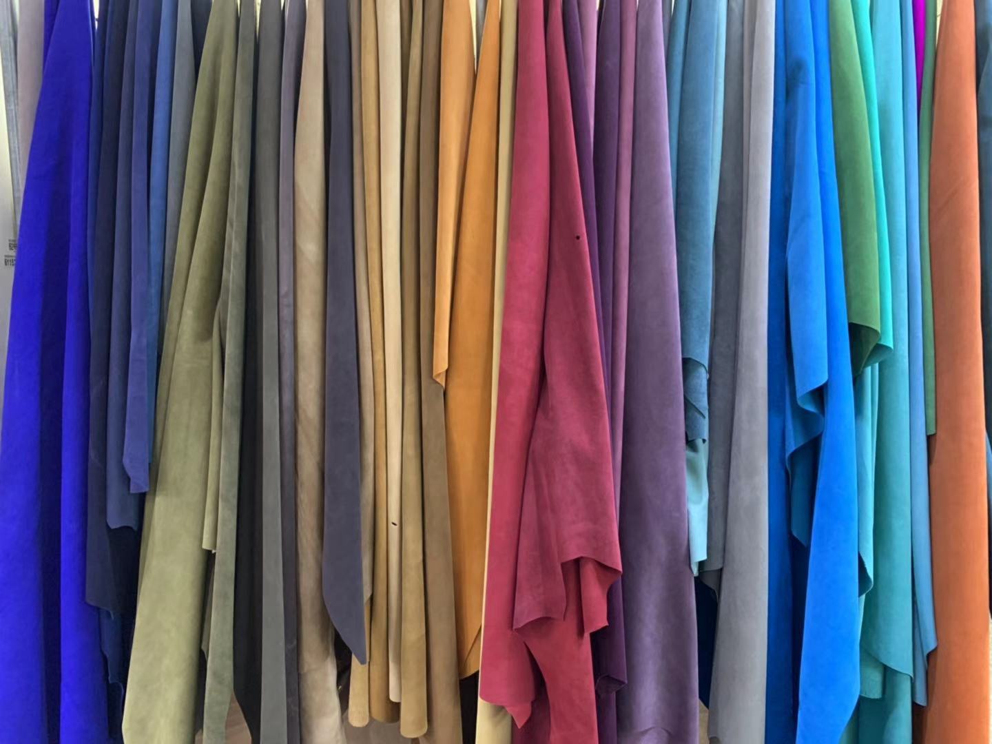 反绒皮翻毛皮二层牛皮牛猄环保防脱色磨砂皮欧标