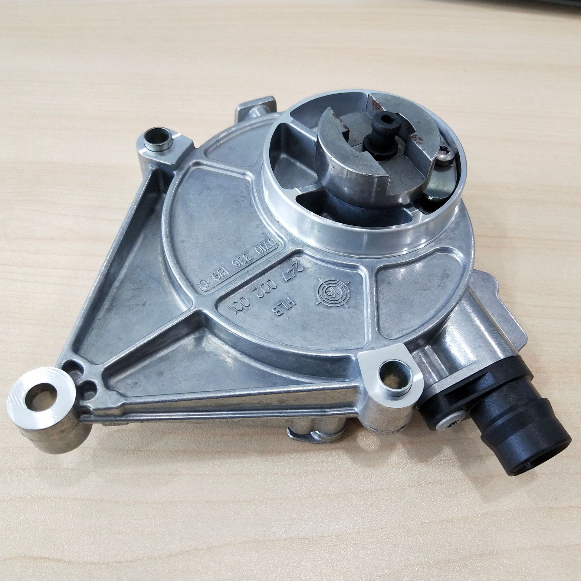 适用宝马于x5 f15 f16 f20 oem 11667622380 真空泵制动泵 全新