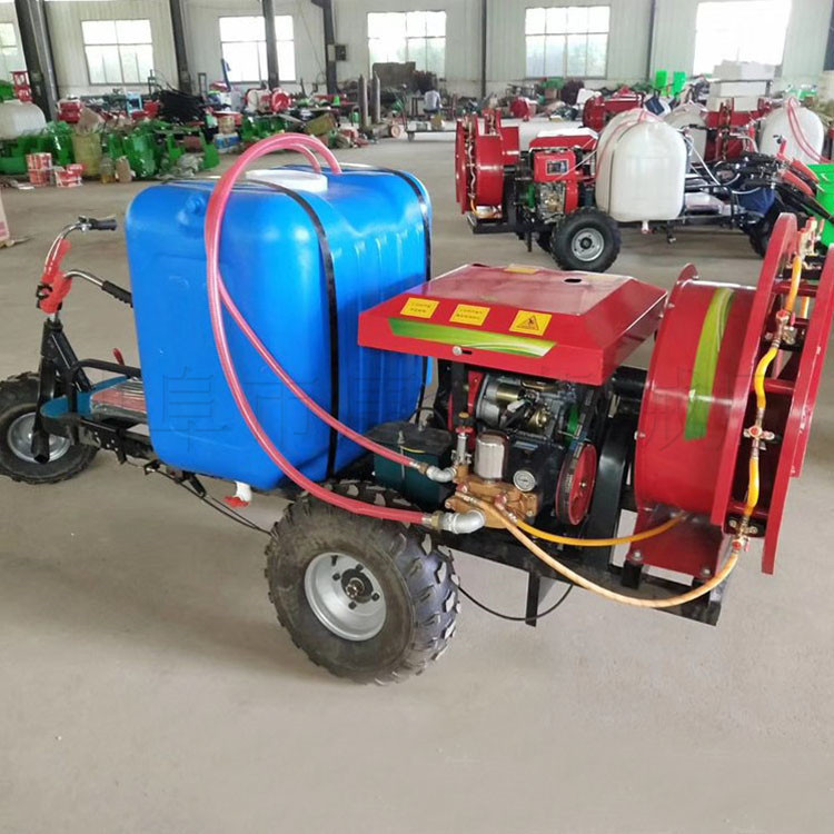 小型四轮拖拉机打药机 小麦玉米打药机 宽幅玉米打药机现货