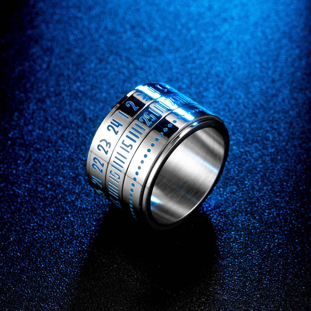 可旋转蓝色夜光显示阿拉伯数字时间指环 钛钢镀18k金表显时戒指