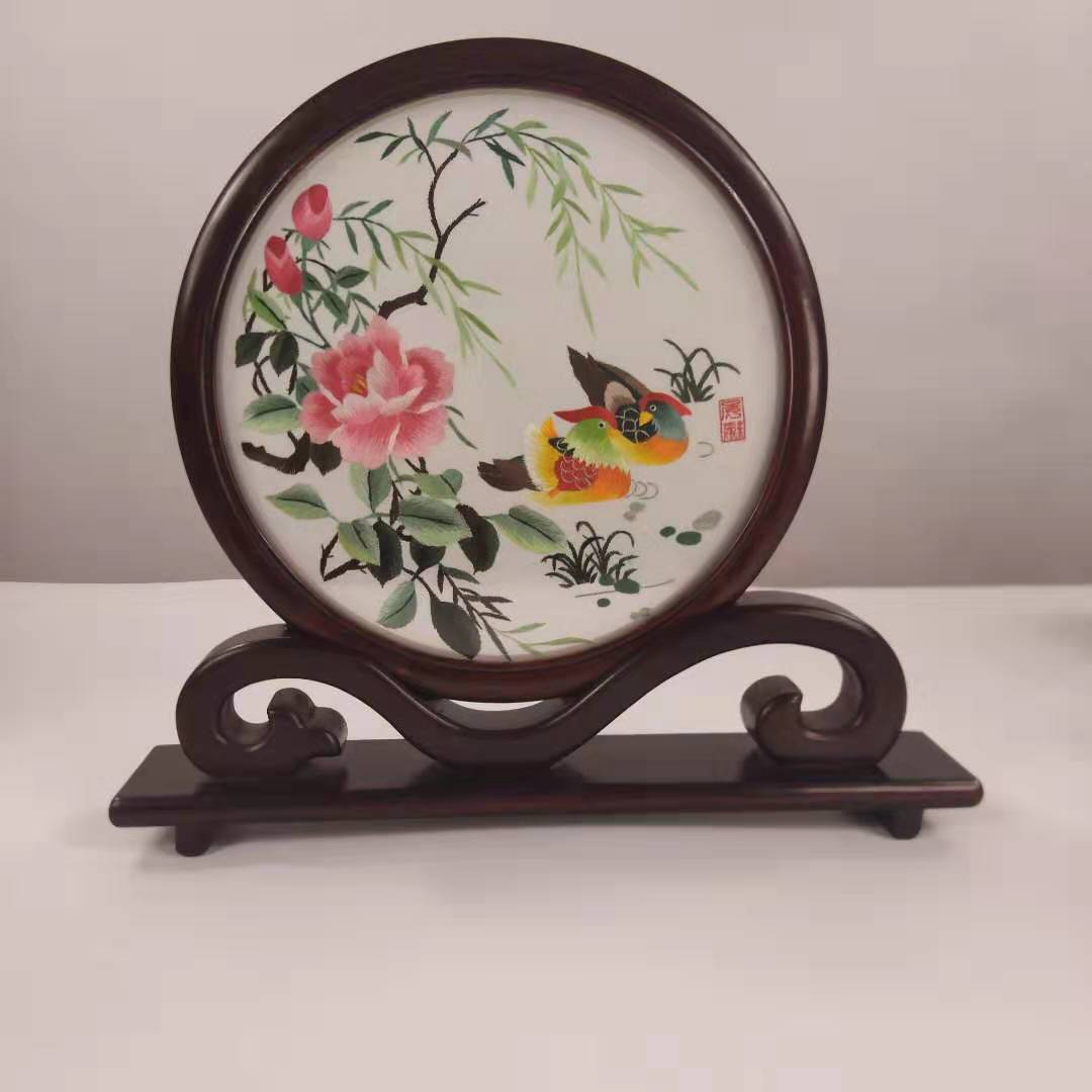 双面绣蜀绣厂家供应2019纯手工刺绣工艺品高档特色礼品蜀绣批发