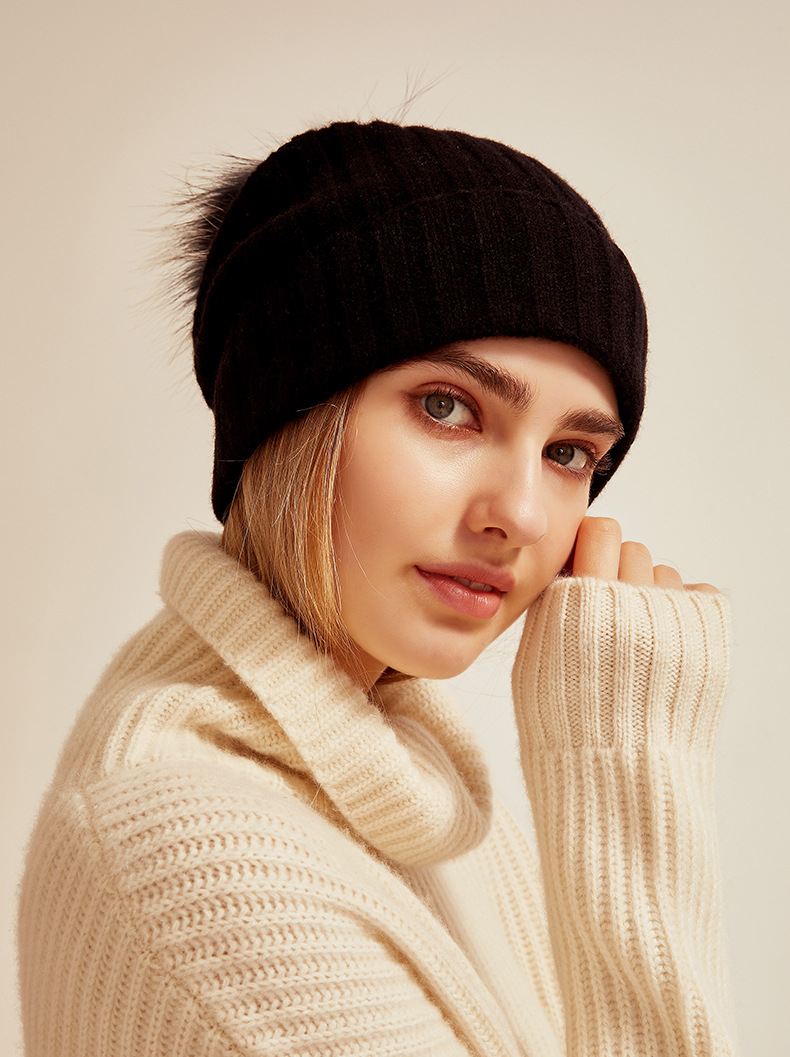 内蒙古工厂秋冬新款韩版貉子毛球装饰针织羊绒帽子