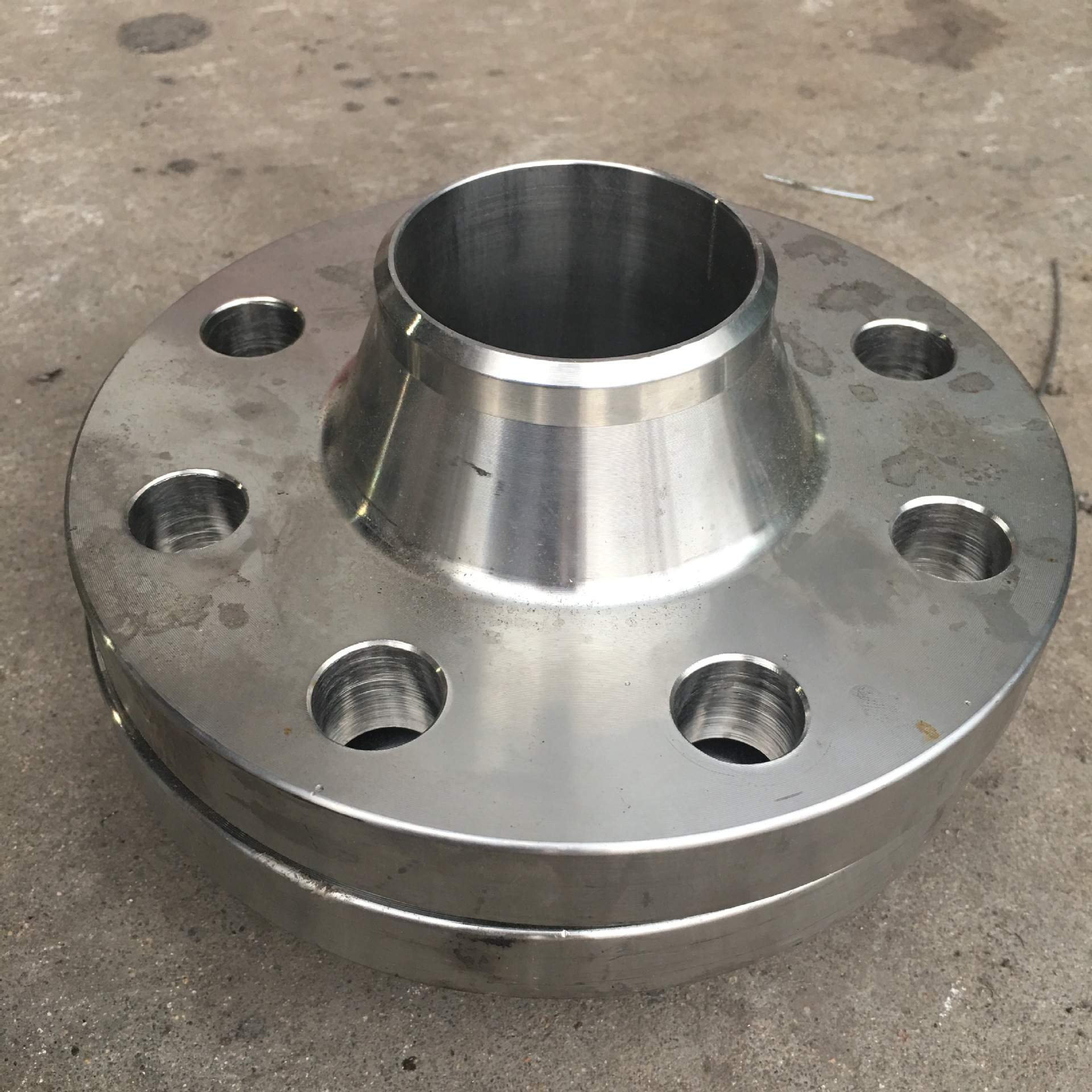 厂家生产锻打16mniii高压凸面带颈对焊法兰16mn凹面带颈对焊法兰