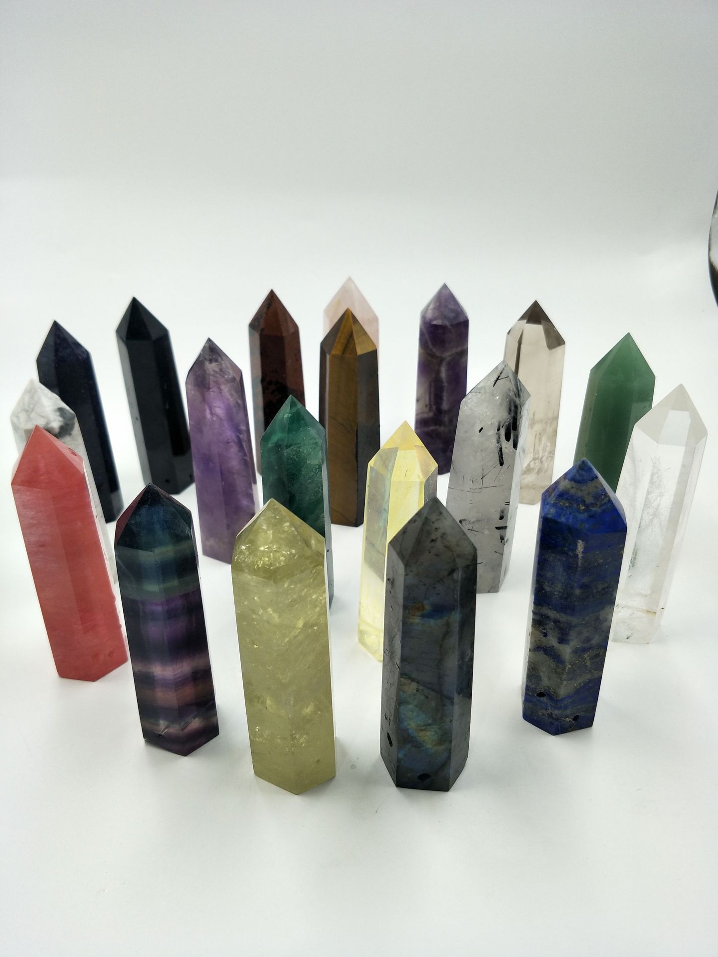 厂家直销天然原石水晶六棱柱 摆件 装饰礼品 定制 卖家打孔