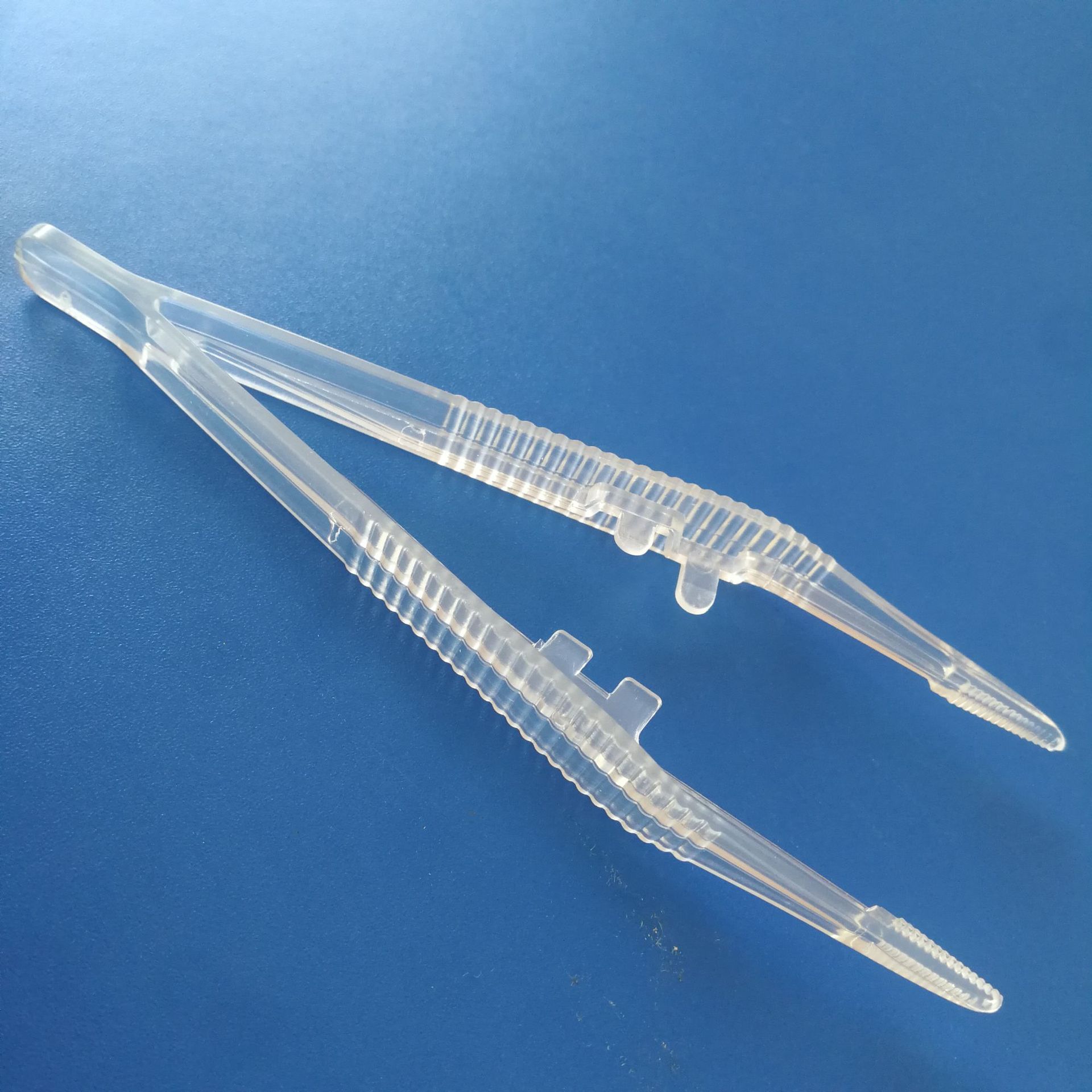 一次性塑料镊子 透明直头13cm夹子 400个袋装 散装镊子 现货批发