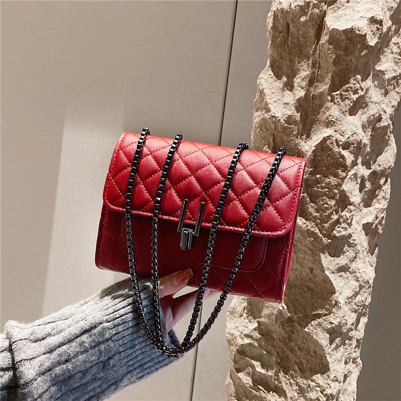 Fashionable Stylish Embroidery Thread U Lock Small Square Bag 2019 Spring New Arrival Korean Style Shoulder Bag Crossbody Small Bag Women's Bag