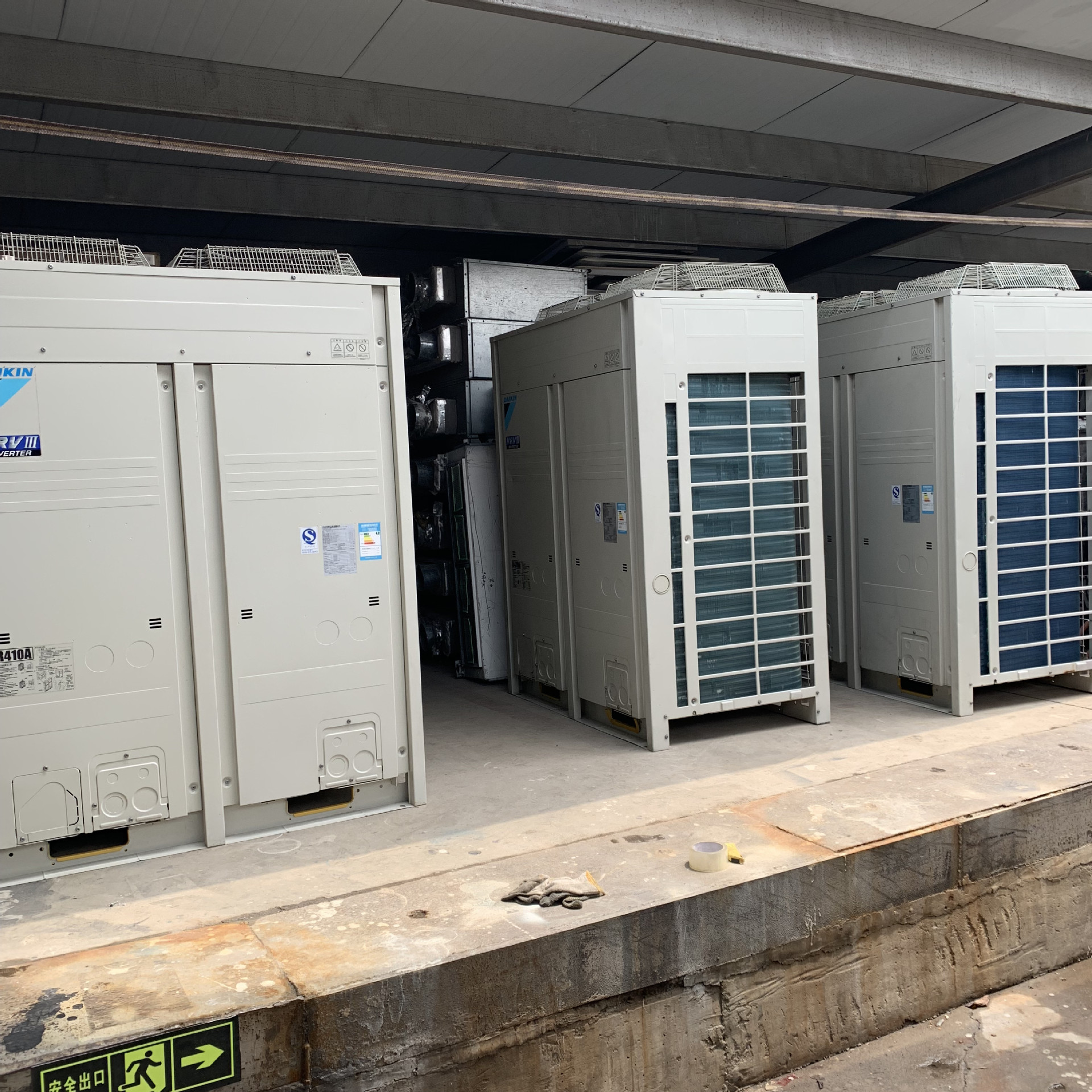 长期出售回收二手大金多联机18/16/14/12匹中央空调