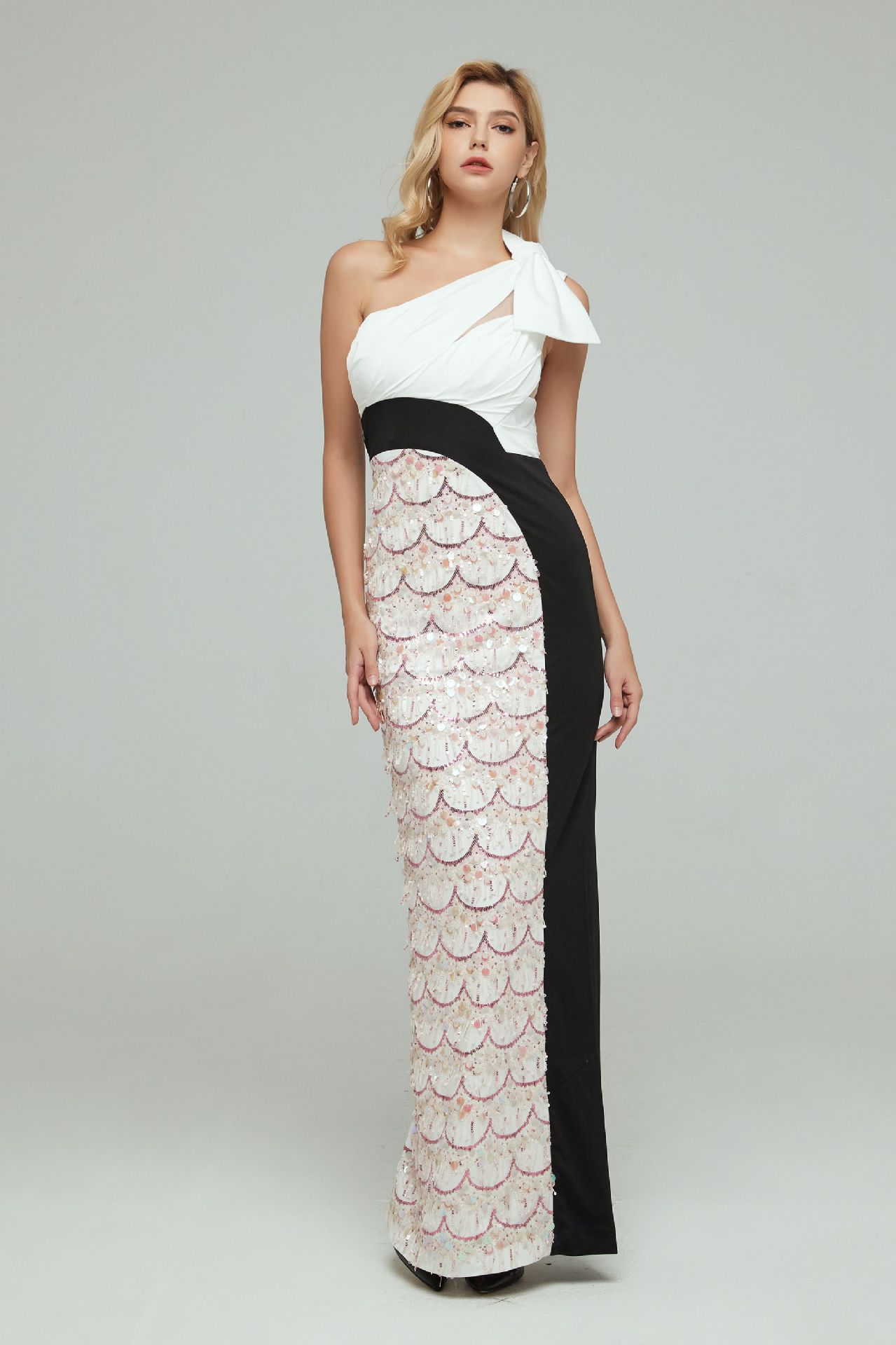 夏季新款礼服2019女 鱼鳞吊坠亮片连衣裙 斜肩开叉性感修身礼服裙