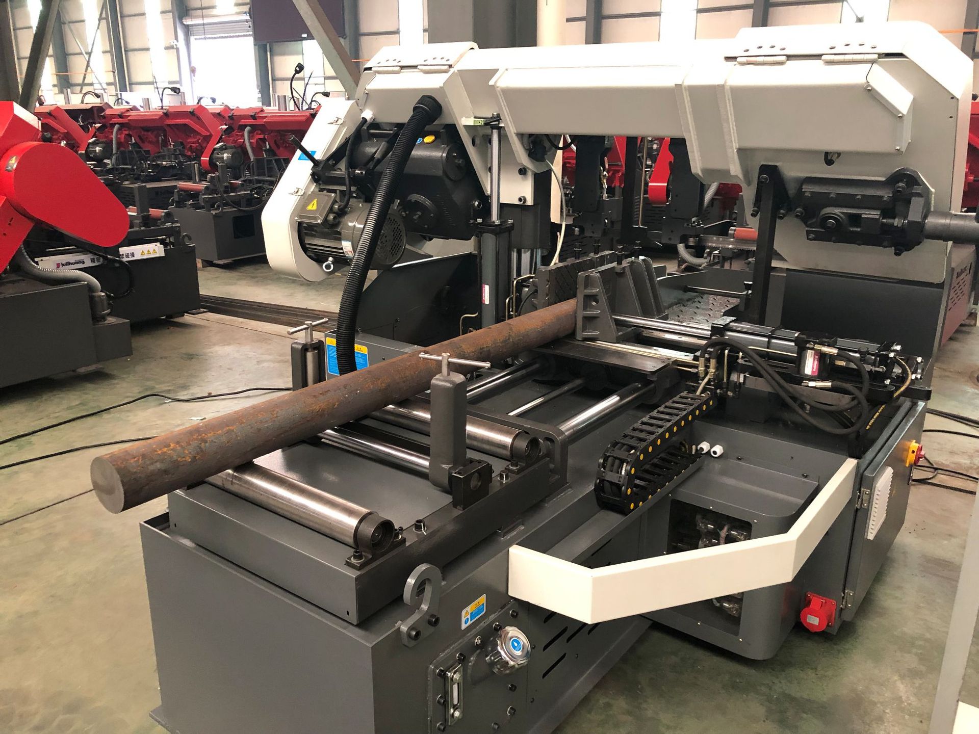 锯力煌b33数控全自动带锯床高速智能带锯床液压带锯床双柱带锯床