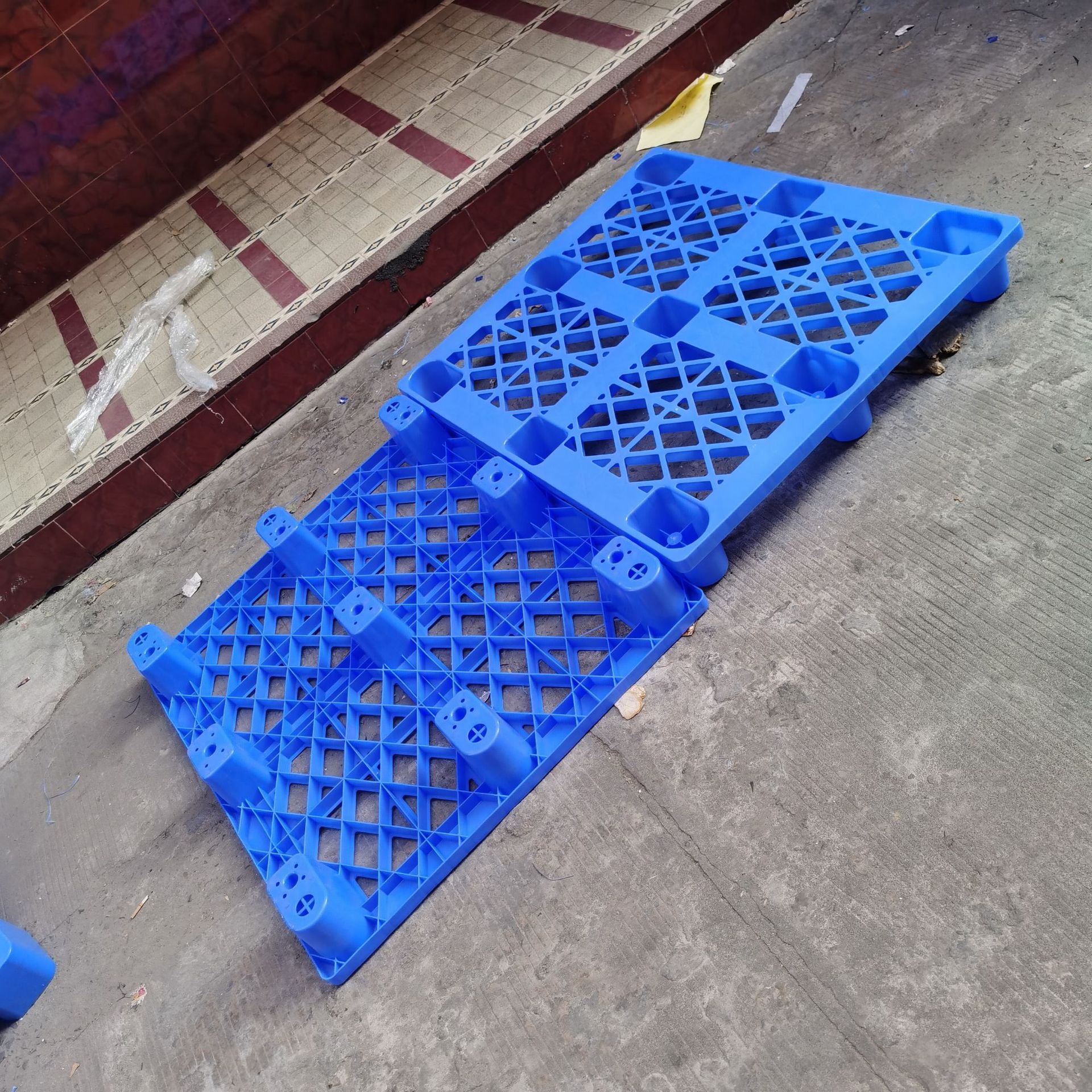 1200*800*145网格九脚pe塑料托盘 叉车卡板48元新料蓝色塑胶栈板