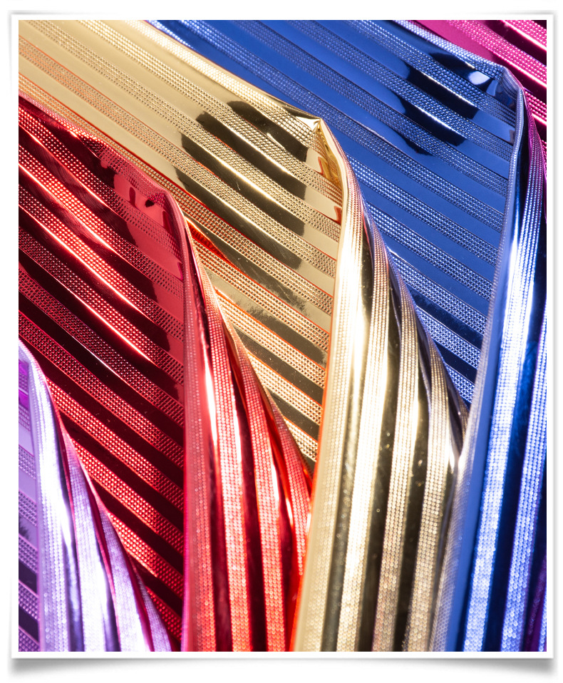 pvc皮革面料幻彩镭射条纹高光镜面皮带鞋材革箱包仿皮皮料人造革