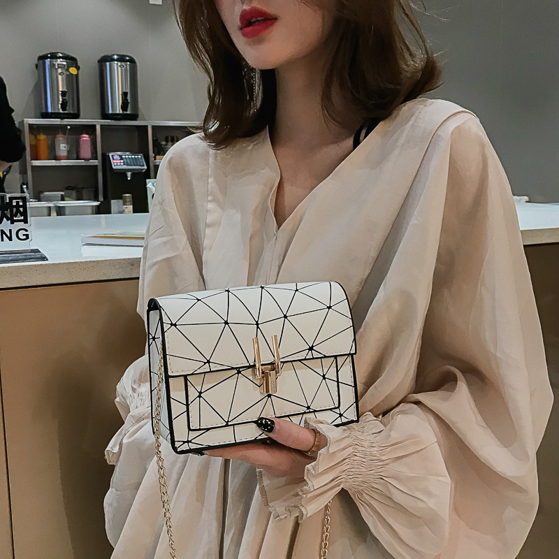 2019 New Patchwork Small Square Bag Fashion Korean Fashion Women's Casual U Lock Laser Shoulder Bag Crossbody Women's Bag