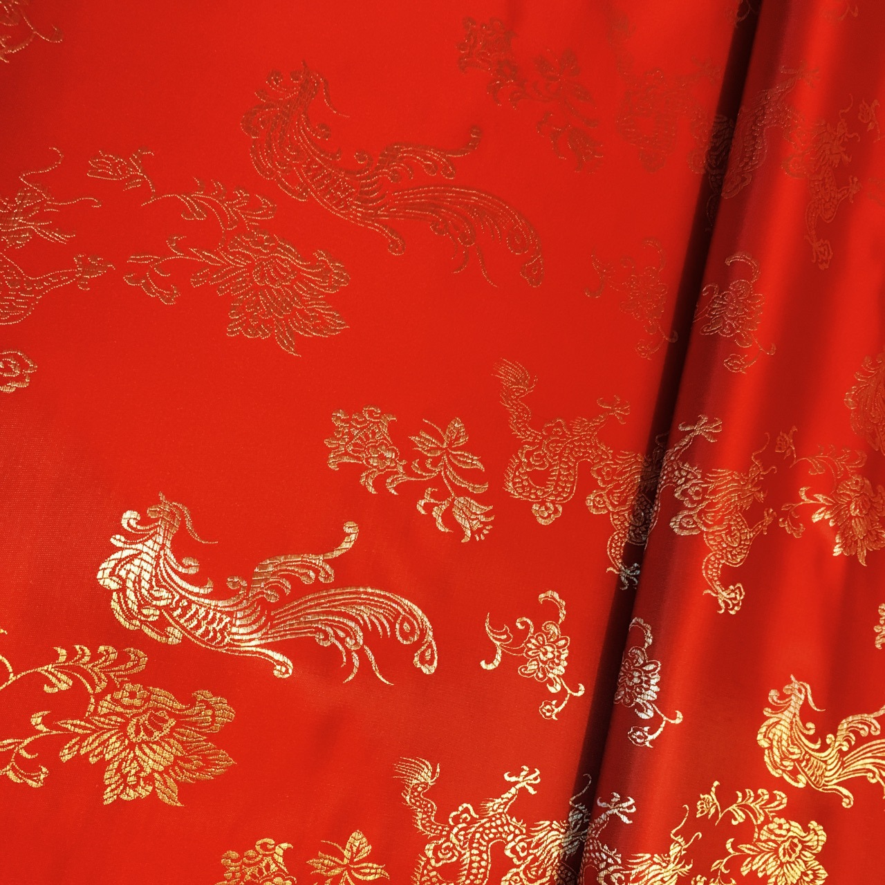 尼龙提花大红底金纹龙凤牡丹喜庆款