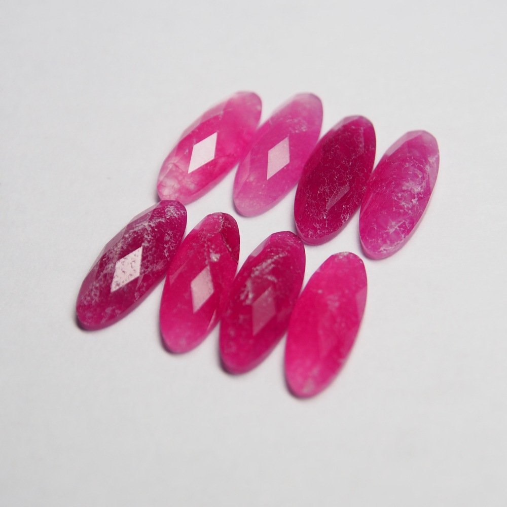 (外贸专供)定做天然粉色石英石染色优化弧面平底素面刻面石头