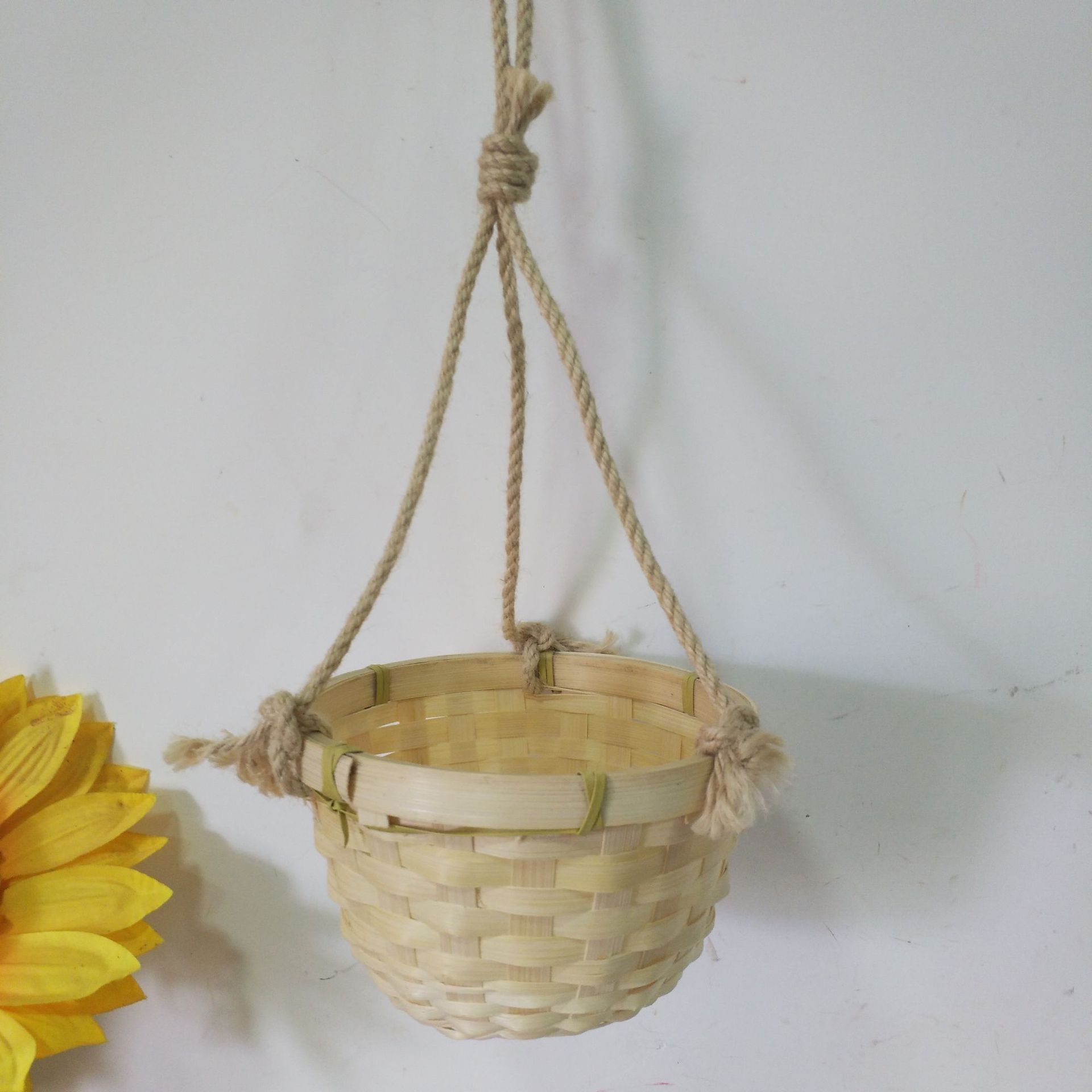 手工编织竹制品麻绳吊篮挂壁式家居杂物储物筐礼品装饰花篮
