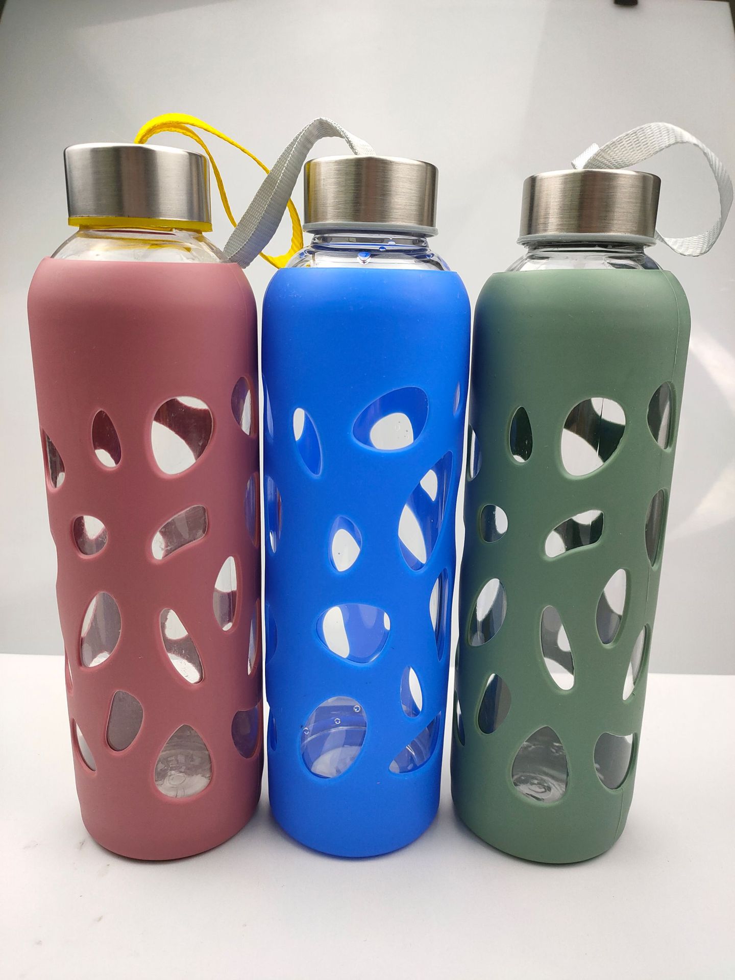 创意商品硅胶产品定制加工水杯套镂空水滴全包套防摔