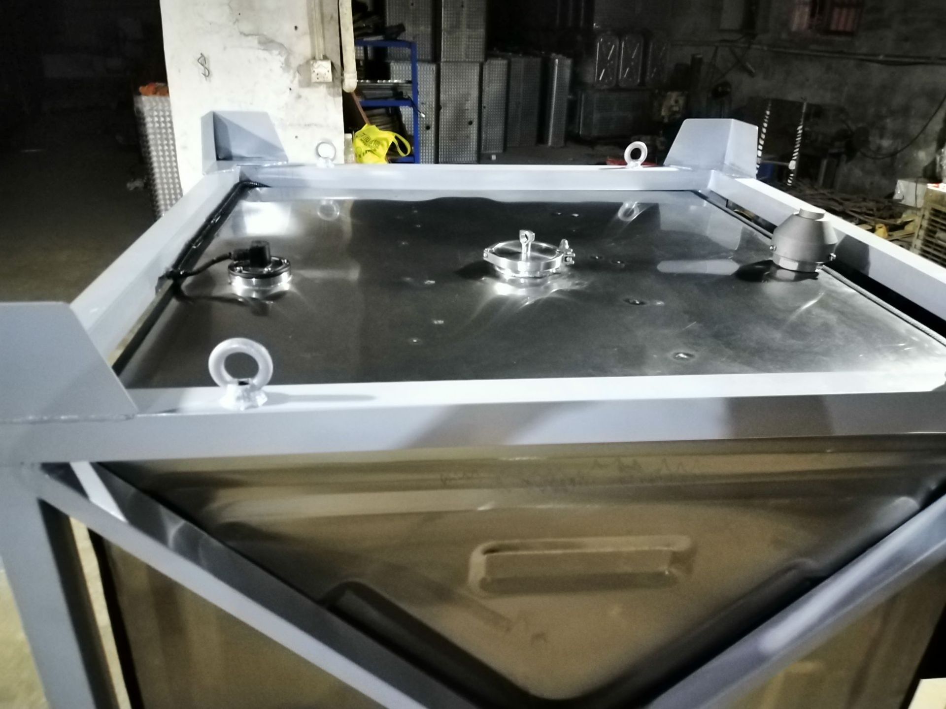 专业生产定制吨桶不锈钢油箱 液压油箱 柴油箱 桶燃油箱甲醇油