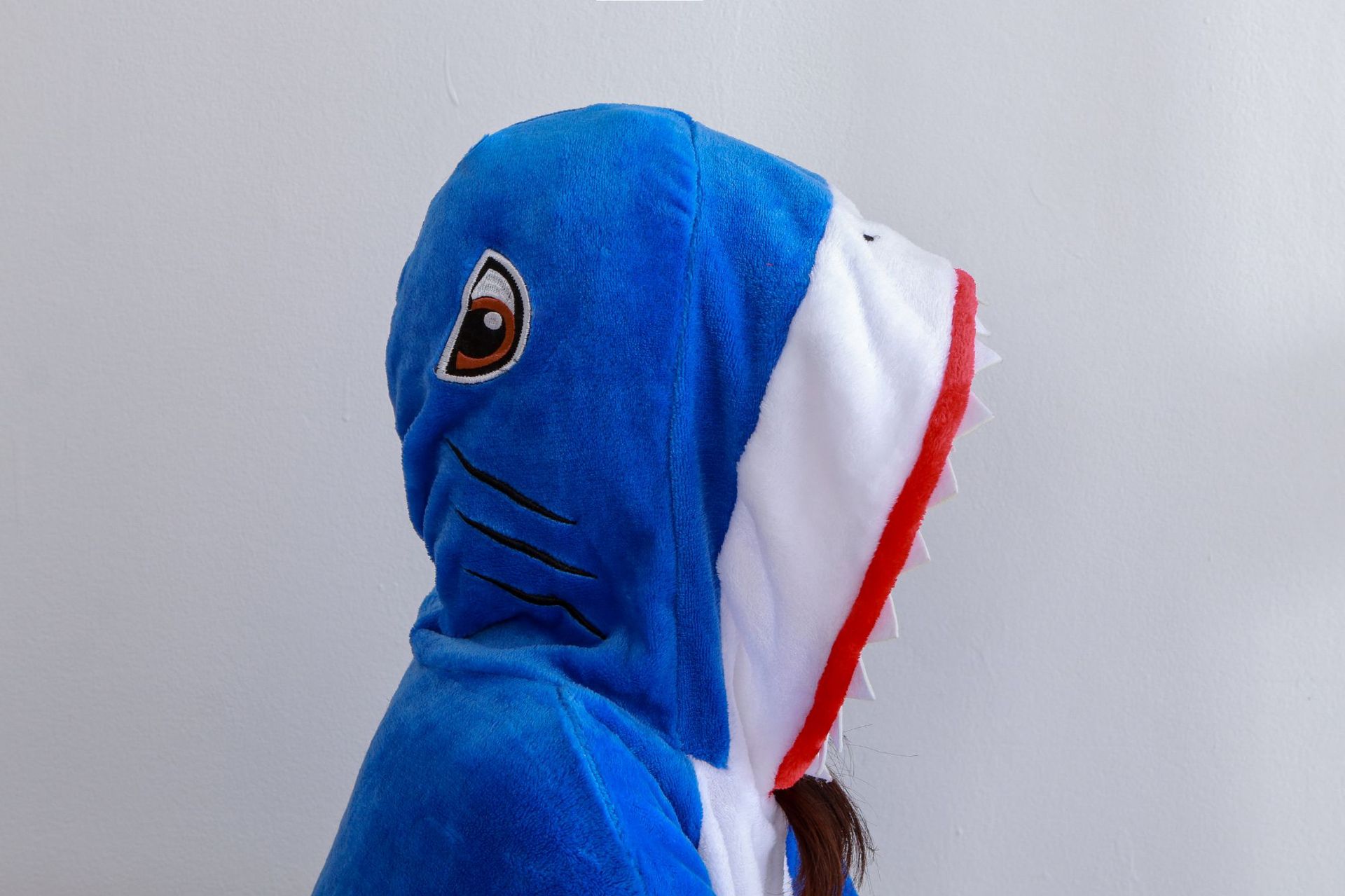 法兰绒卡通连体睡衣男女可爱情侣款秋冬鲨鱼表演服动物演出服装