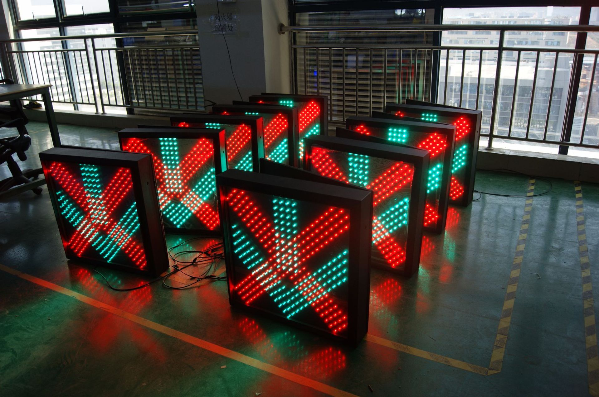 红叉绿箭雨棚灯 车道指示灯 高速隧道专用车道指示器