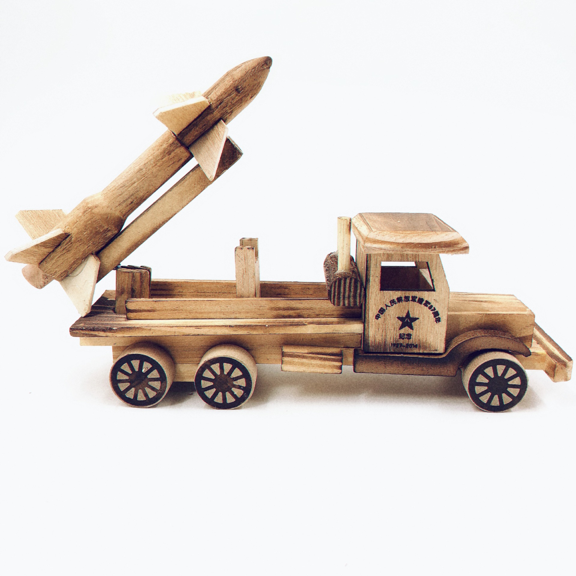 木质火箭车儿童车仿真火箭汽车玩具车模型 木质工艺品摆件