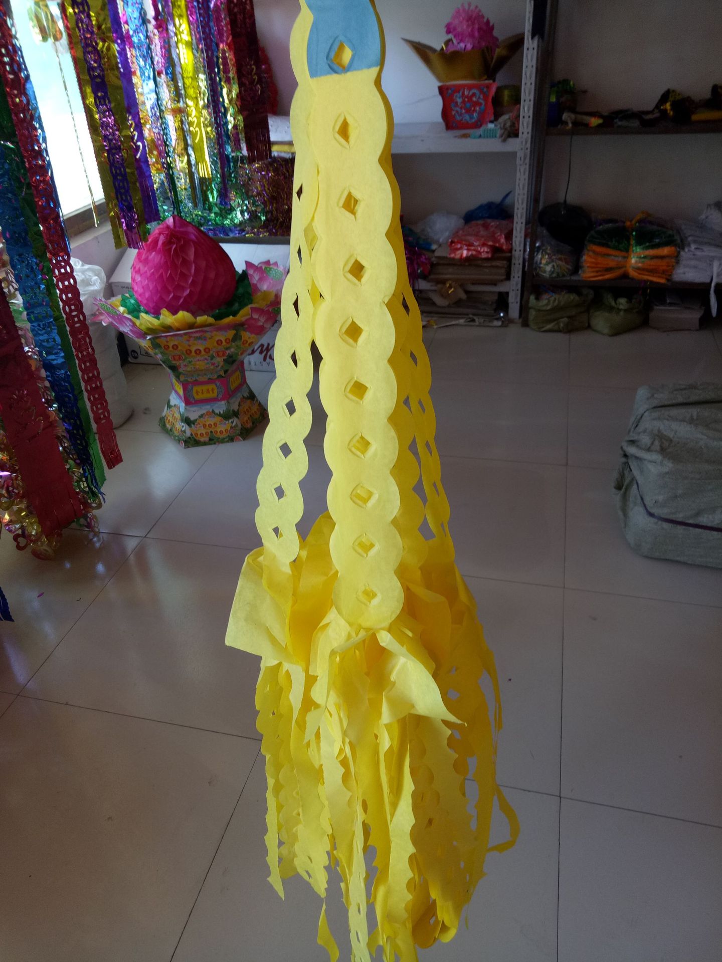 清明吊 纸灯 塑灯 纸拉花 塑料拉花等厂家