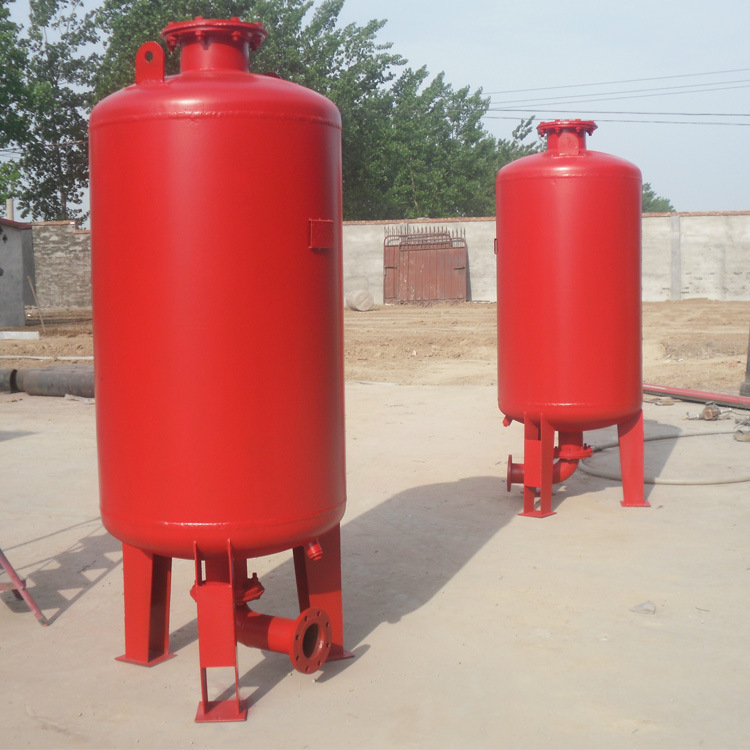 隔开,当外界有压力的水充入隔膜式气压水罐的内胆时罐内的空气被压缩