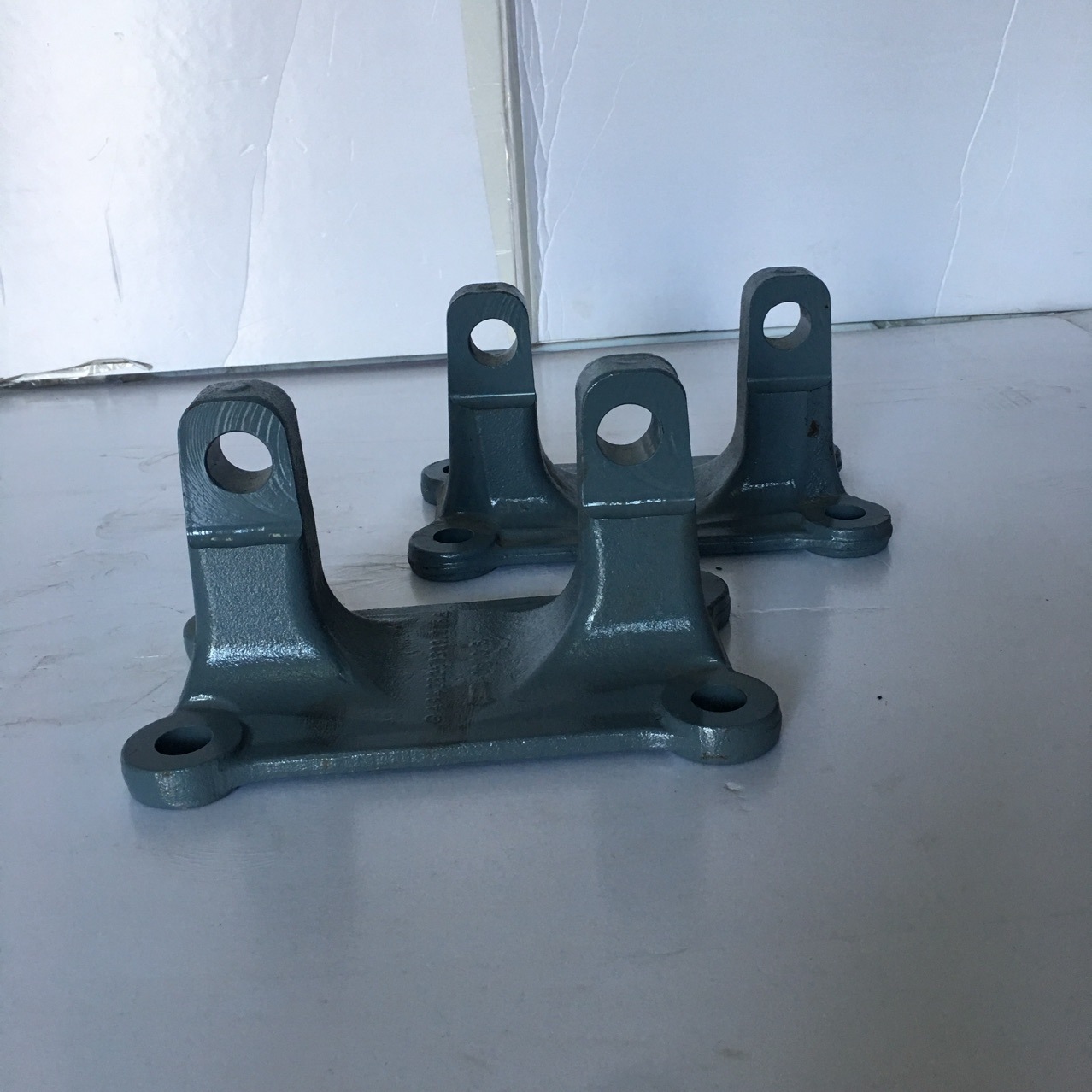 适用于奔驰卡车配件减震器支架奔驰泵车4141减震器支架