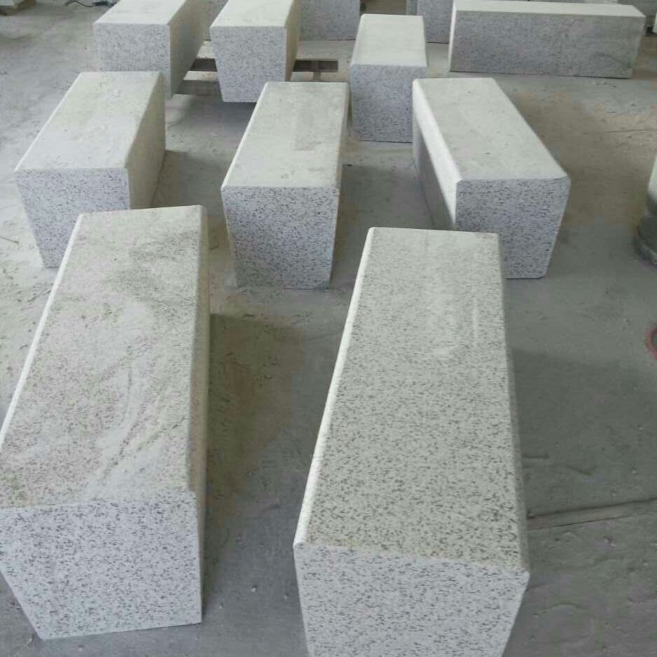 603芝麻白路沿石马路牙子 侧石芝麻白平石路缘石生产加工厂家