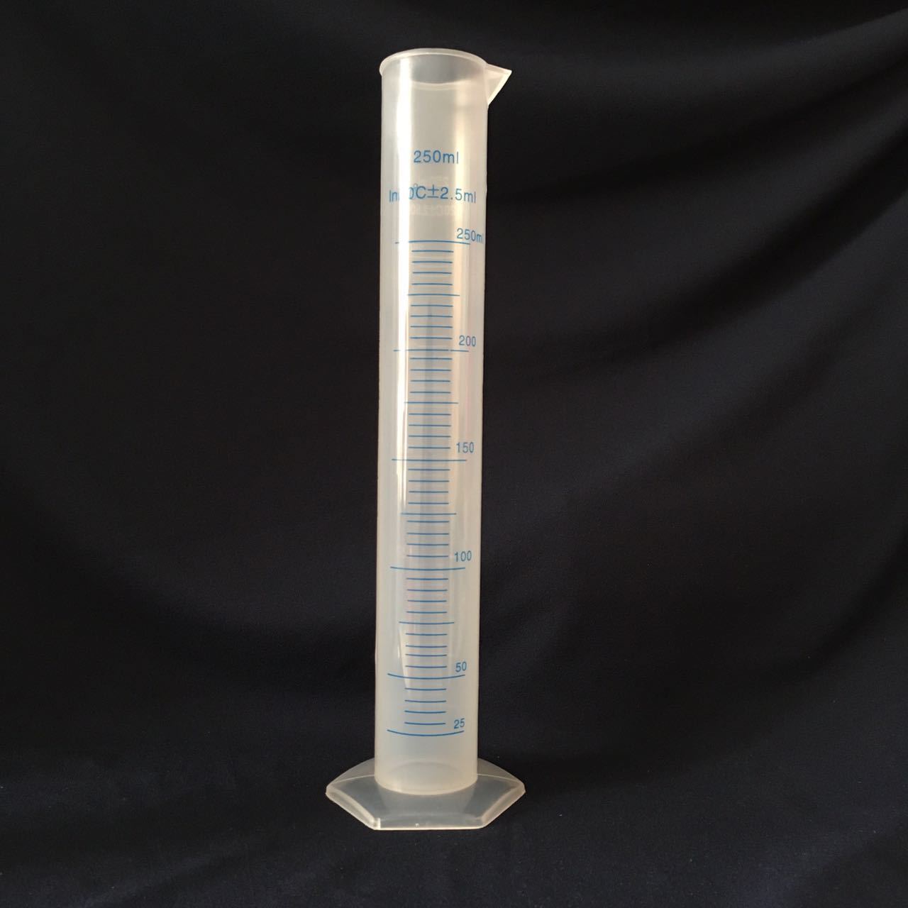 250ml蓝线塑料量筒双面刻度刻度量杯加厚pp厂家直供