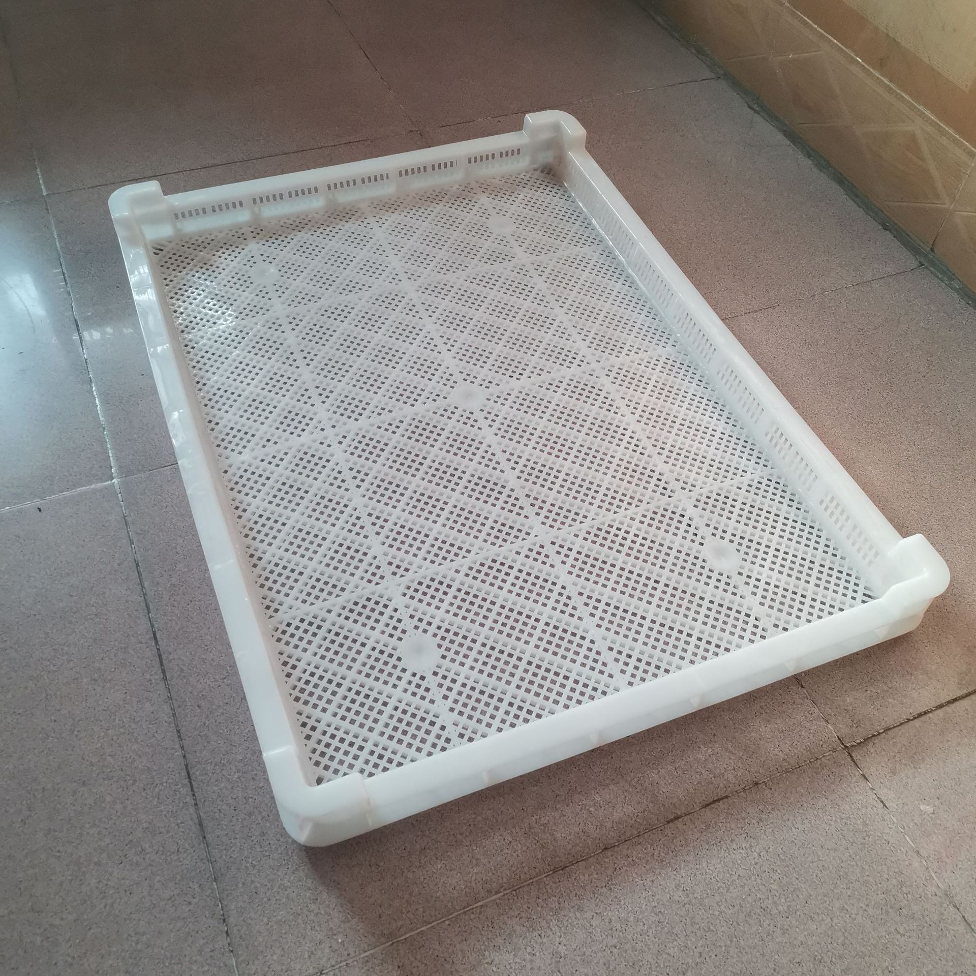 供应贵州凯里 六盘水 耐高温晾晒盘 5mm孔径 龙眼干烘烤盘