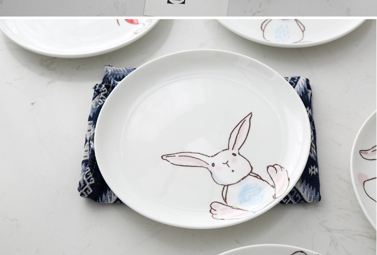 蛋糕盘子创意绘画兔子图片