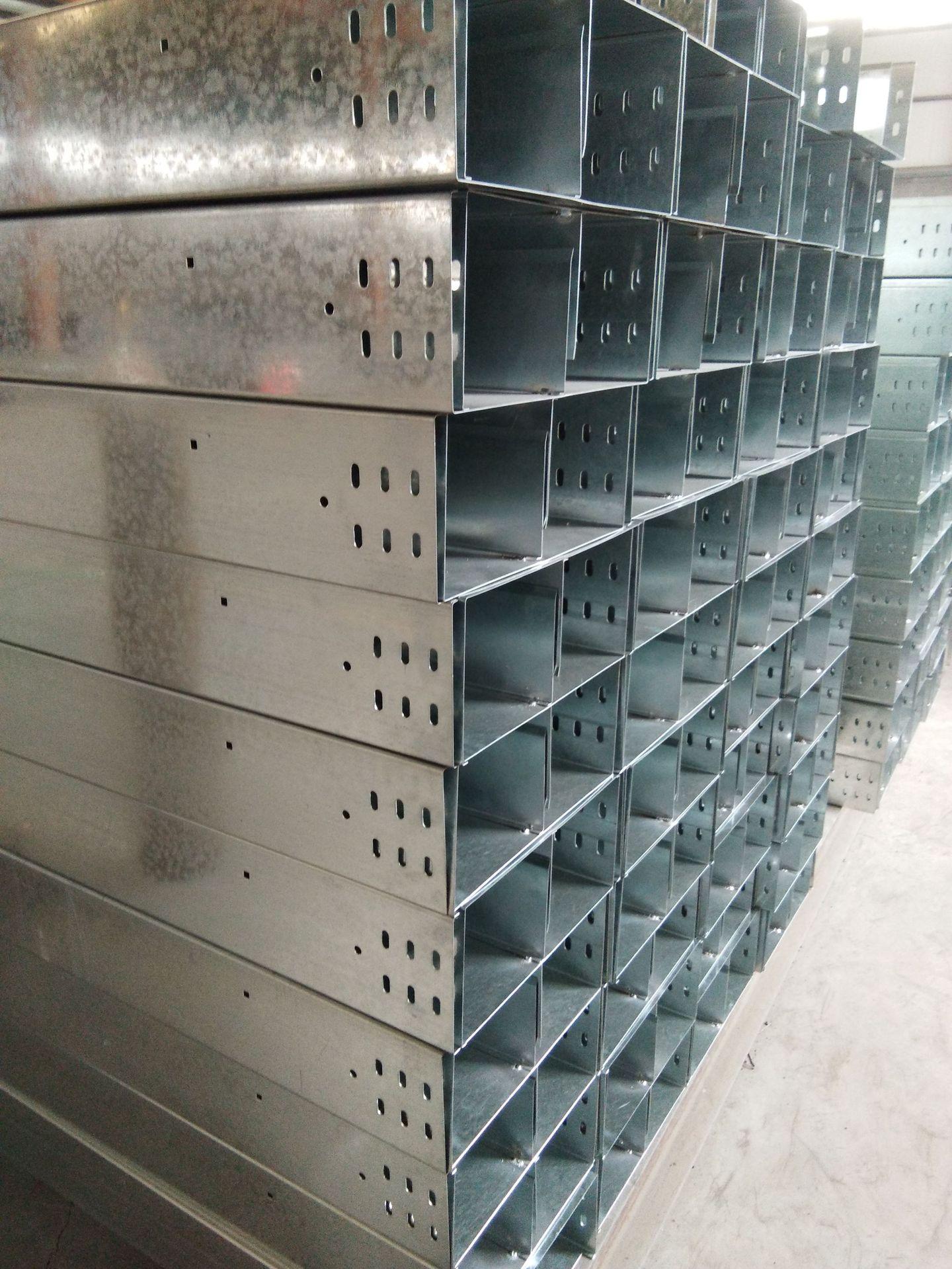 桥架最新价格行情查询-阿里热销亿富腾镀锌多样米条线槽-阿里巴巴