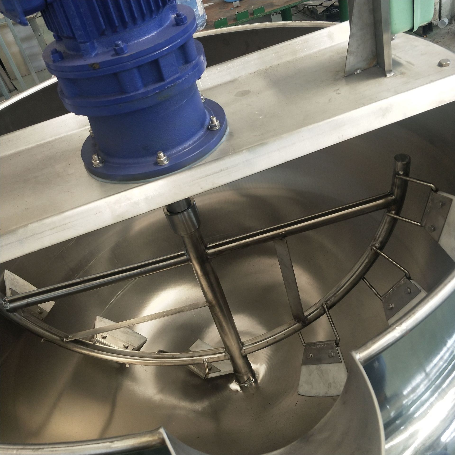 燃气加热可倾斜式夹层锅 定制带搅拌酱驴肉大块鸡蒸煮夹层锅