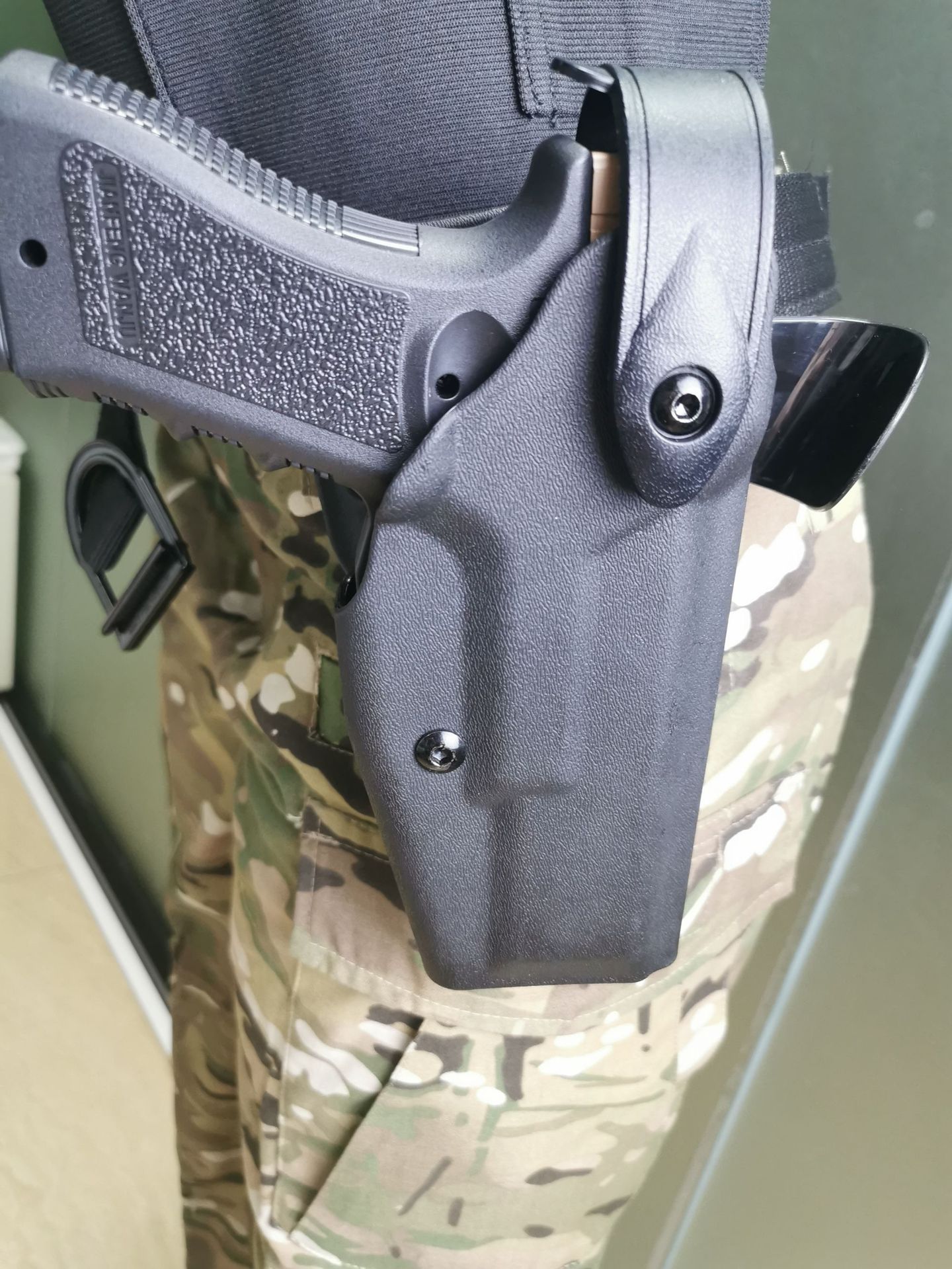 亚马逊爆款沙发里兰glock腰挂枪套 战术g17快拨无灯枪套战术腿套